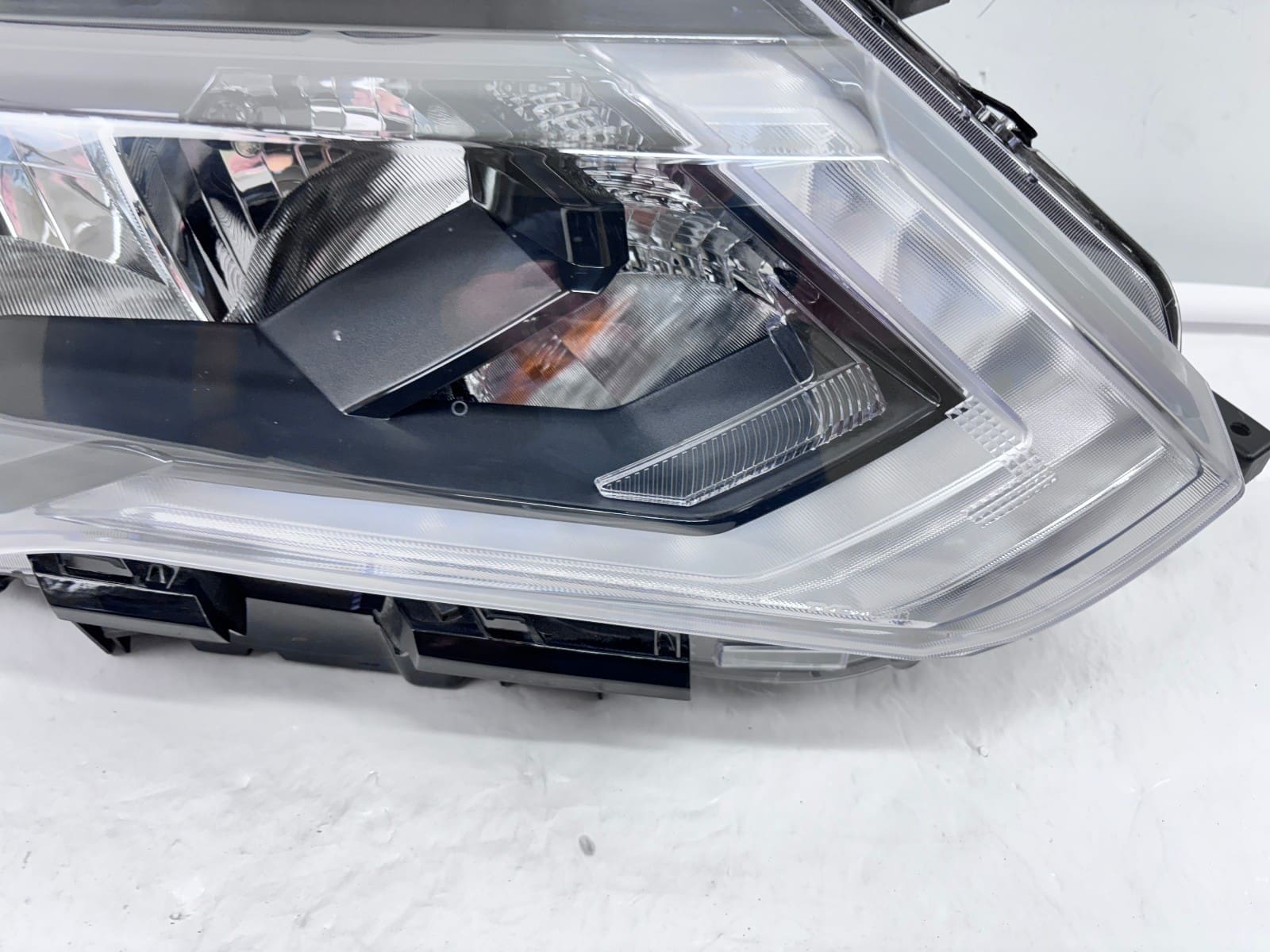 2017-20 Nissan Rogue Right Halogen CAPA Headlight Assembly 260106fl0a - Image 7