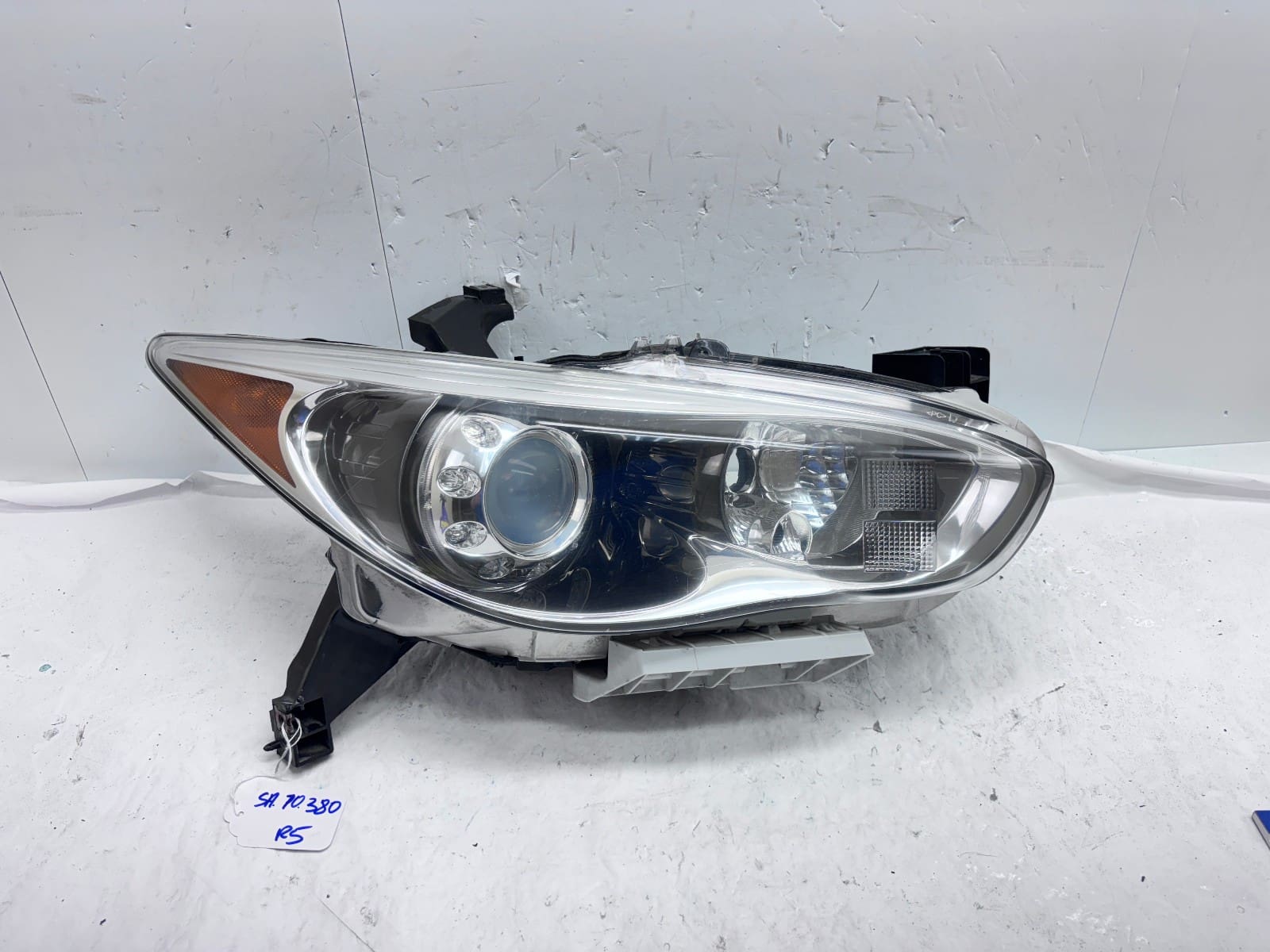 2013-2015 Infiniti QX60; JX35 Xenon HID Front Right OEM Headlight