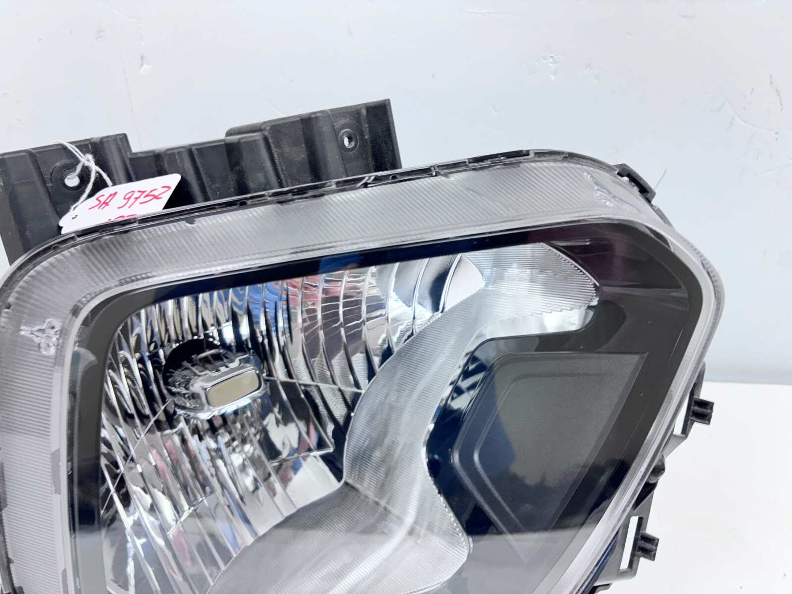 2020-2022 Kia Soul Halogen Front Right OEM Headlight 92102-K0040 - Image 7