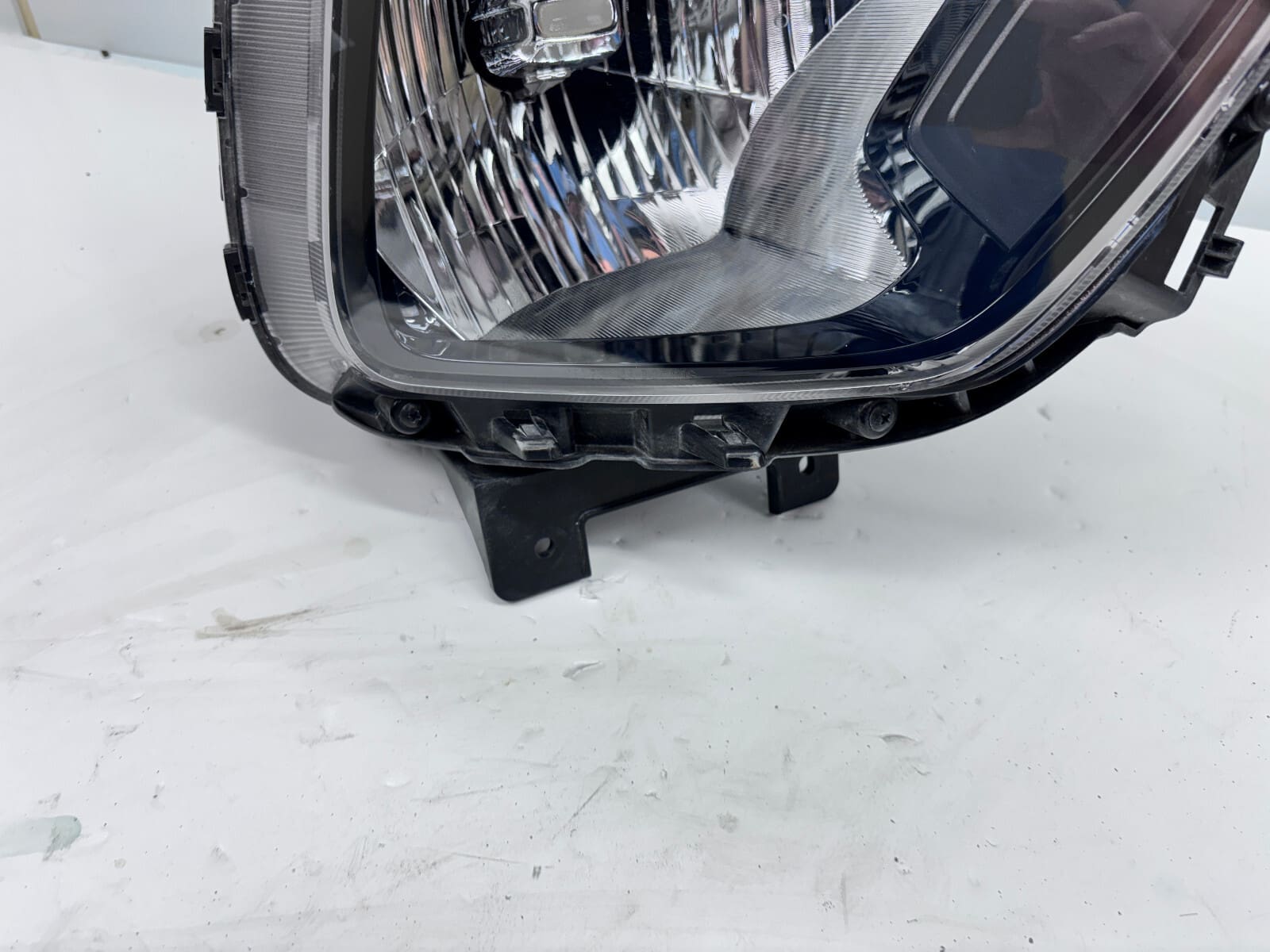 2020-2022 Kia Soul Halogen Front Right OEM Headlight 92102-K0040 - Image 10