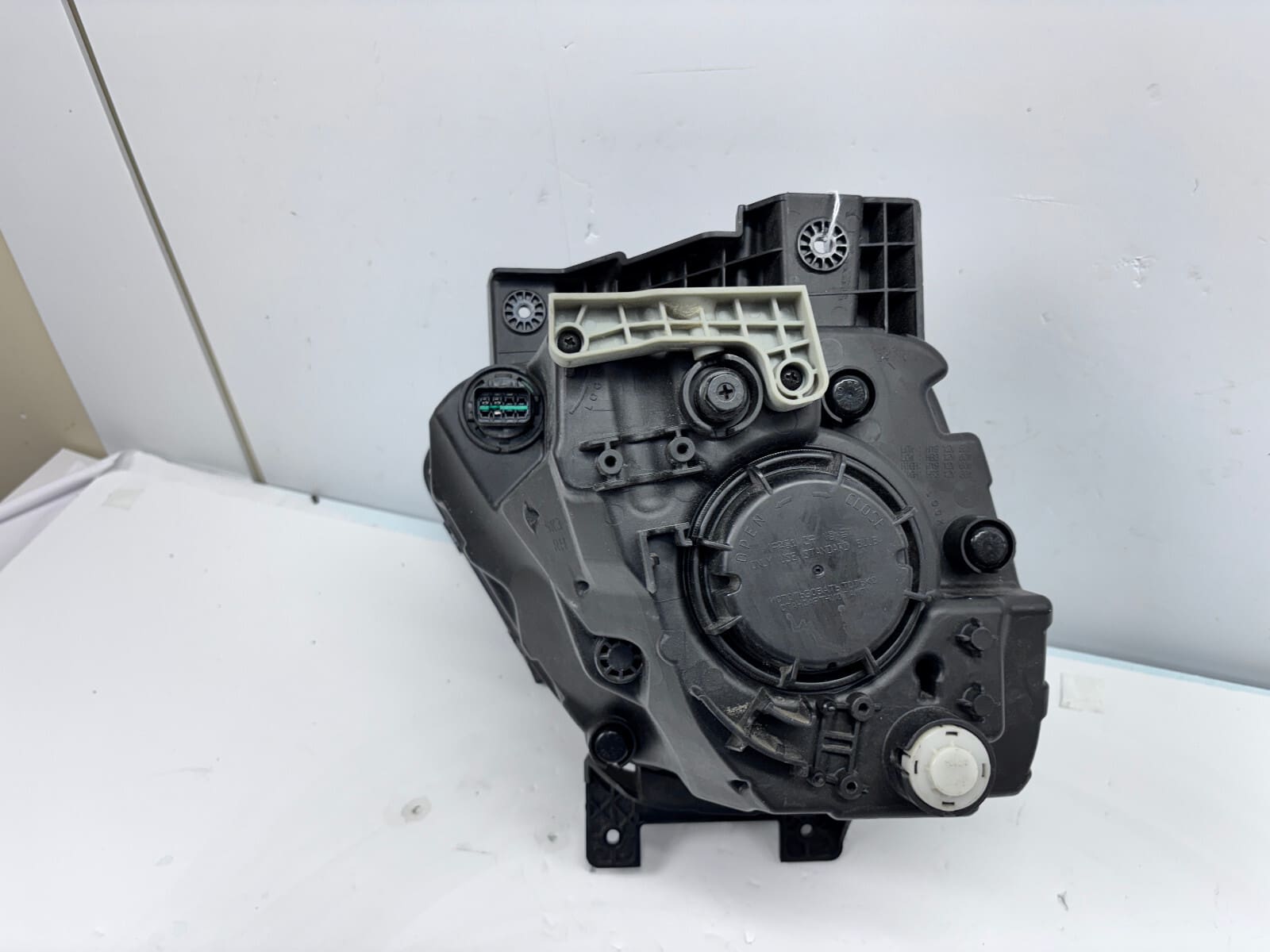 2020-2022 Kia Soul Halogen Front Right OEM Headlight 92102-K0040 - Image 13