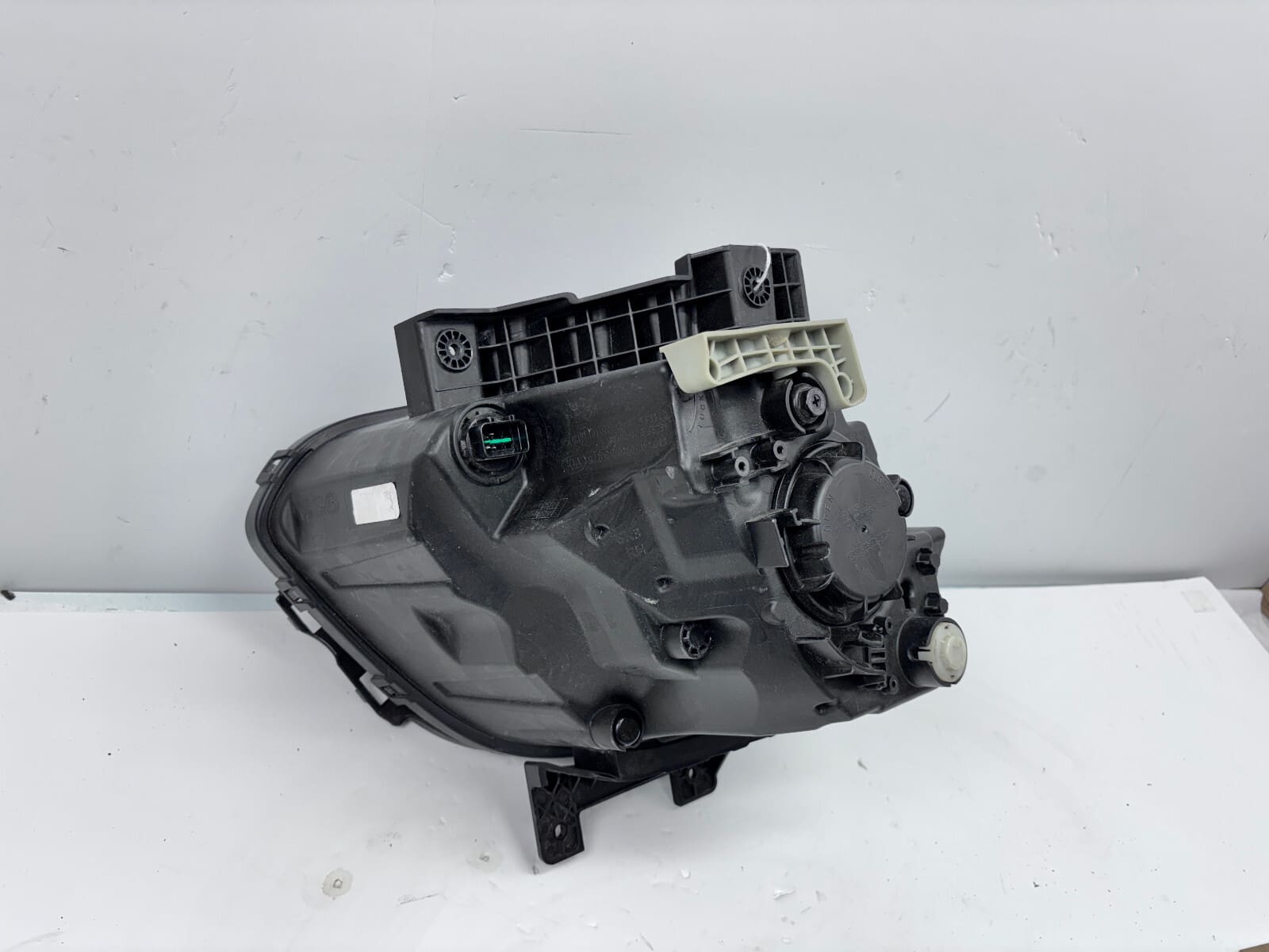 2020-2022 Kia Soul Halogen Front Right OEM Headlight 92102-K0040 - Image 16