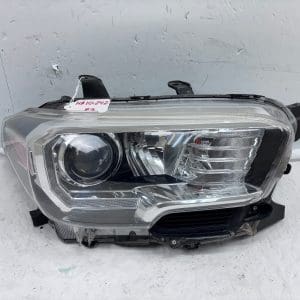Toyota Tacoma Front Right OEM Halogen Headlight Assembly 2016-2022 Used