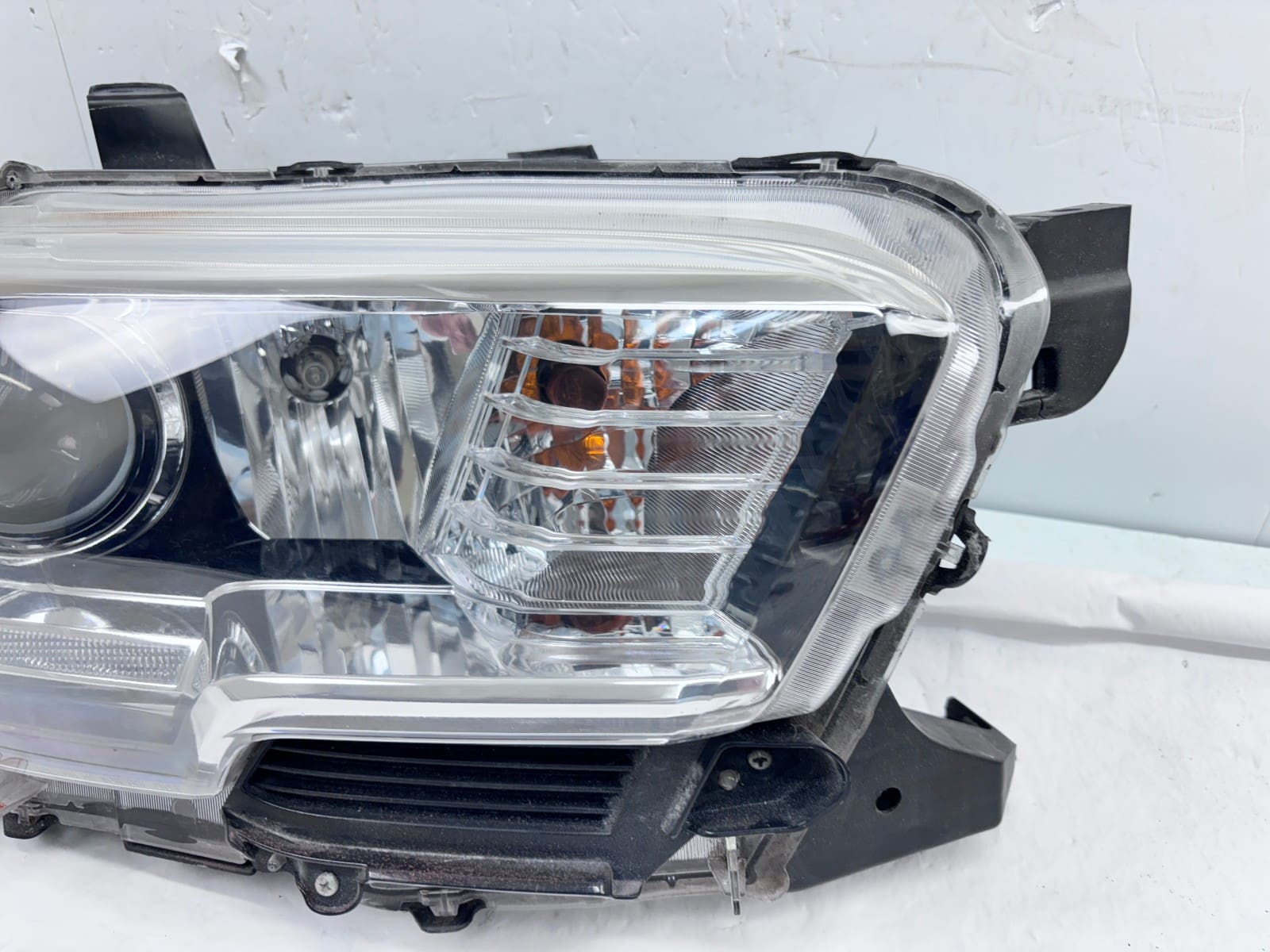 2016-2022 Toyota Tacoma Halogen LED Front Right OEM Headlight - Image 3