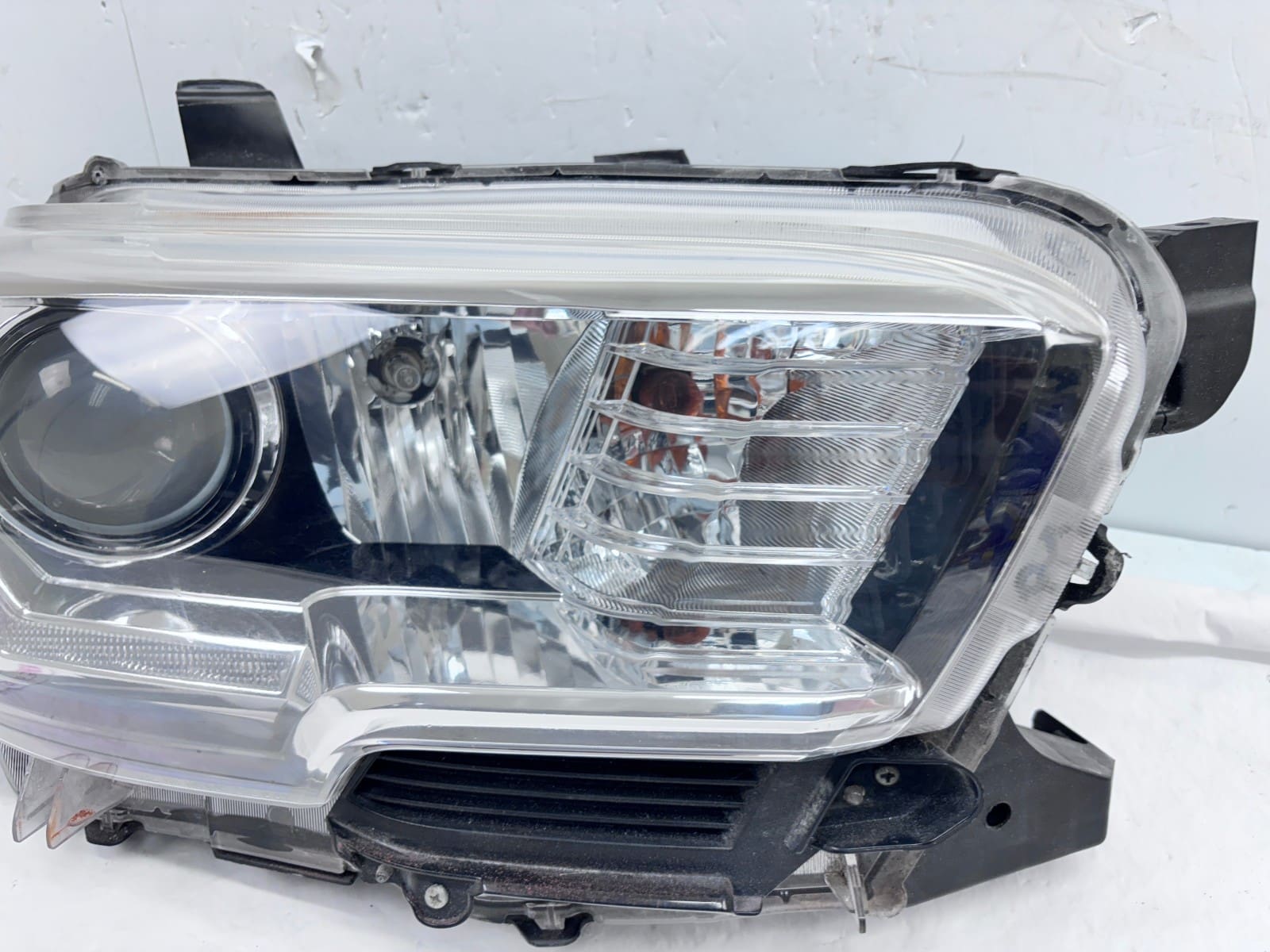 2016-2022 Toyota Tacoma Halogen LED Front Right OEM Headlight - Image 4