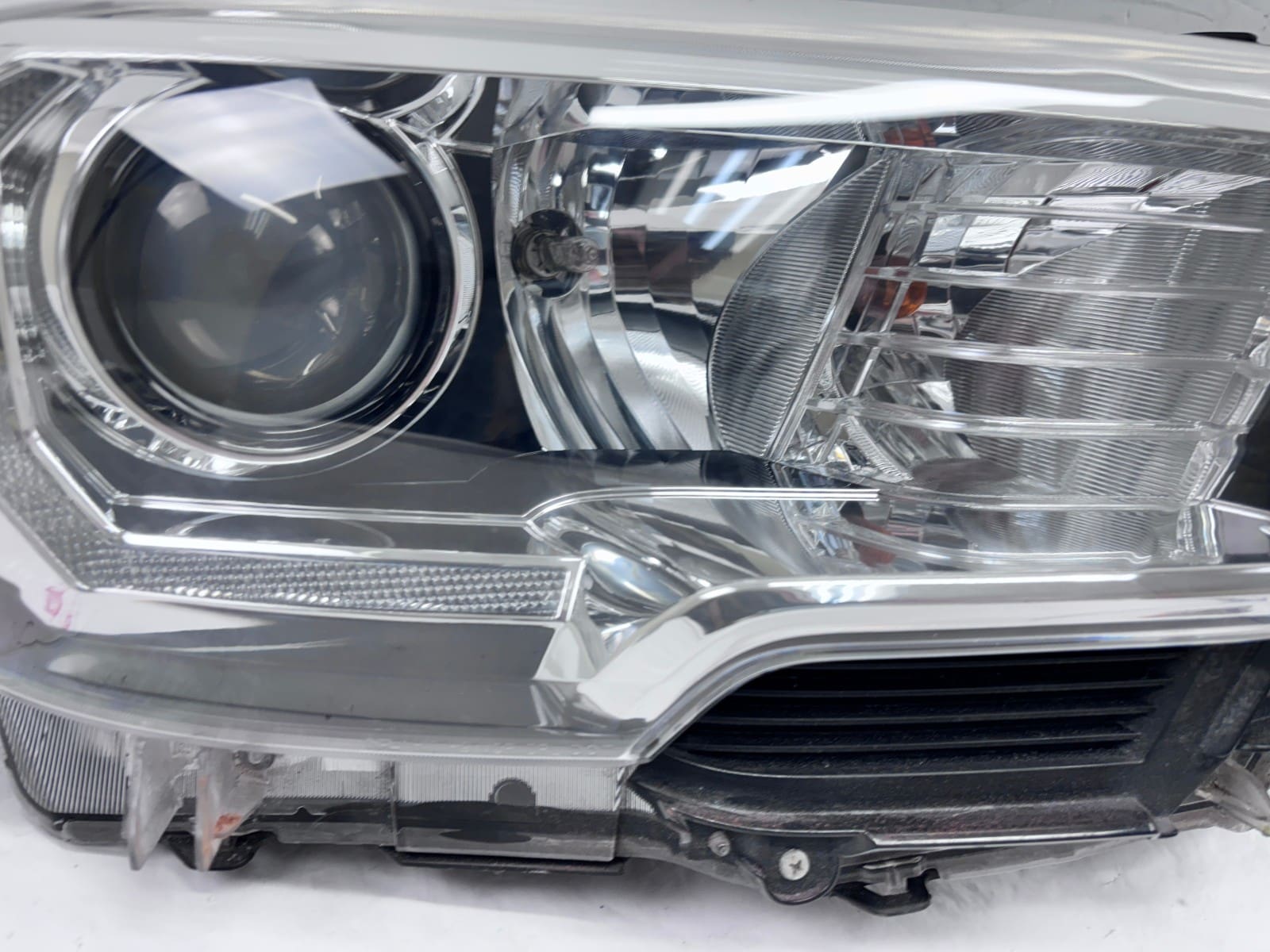 2016-2022 Toyota Tacoma Halogen LED Front Right OEM Headlight - Image 7