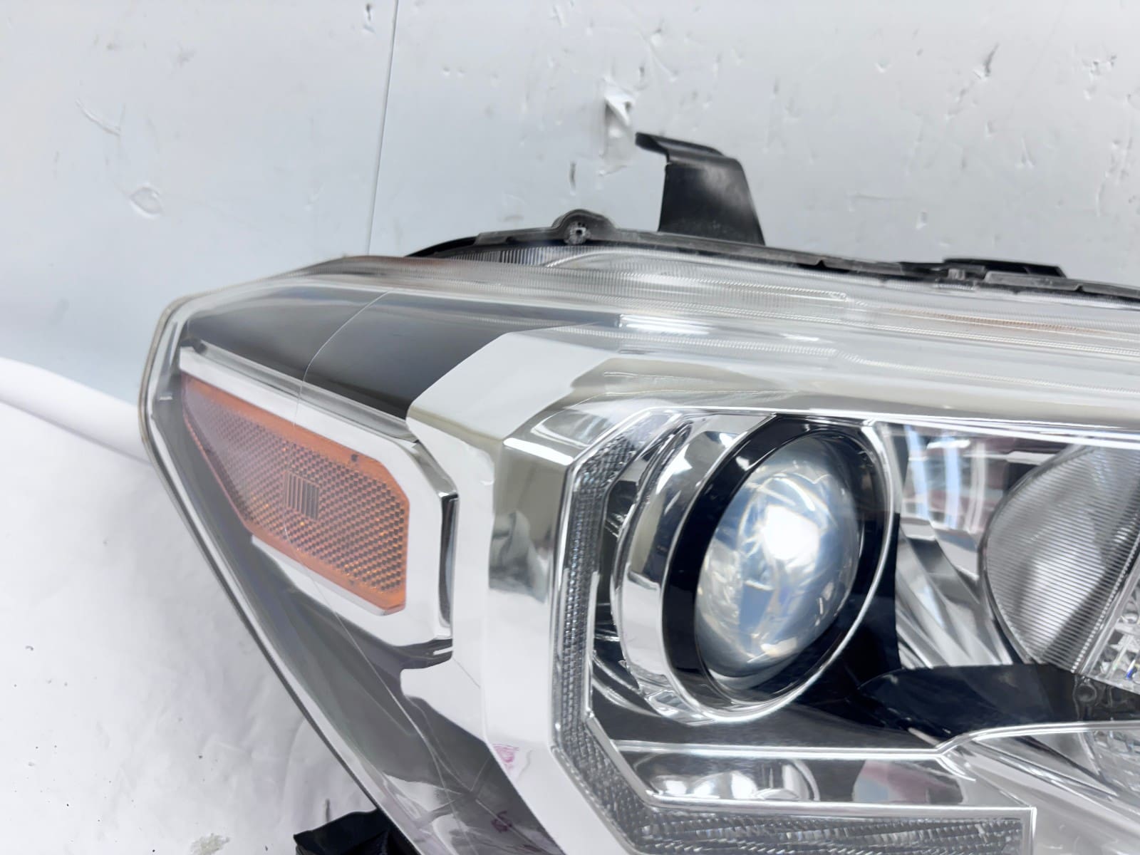 2016-2022 Toyota Tacoma Halogen LED Front Right OEM Headlight - Image 10