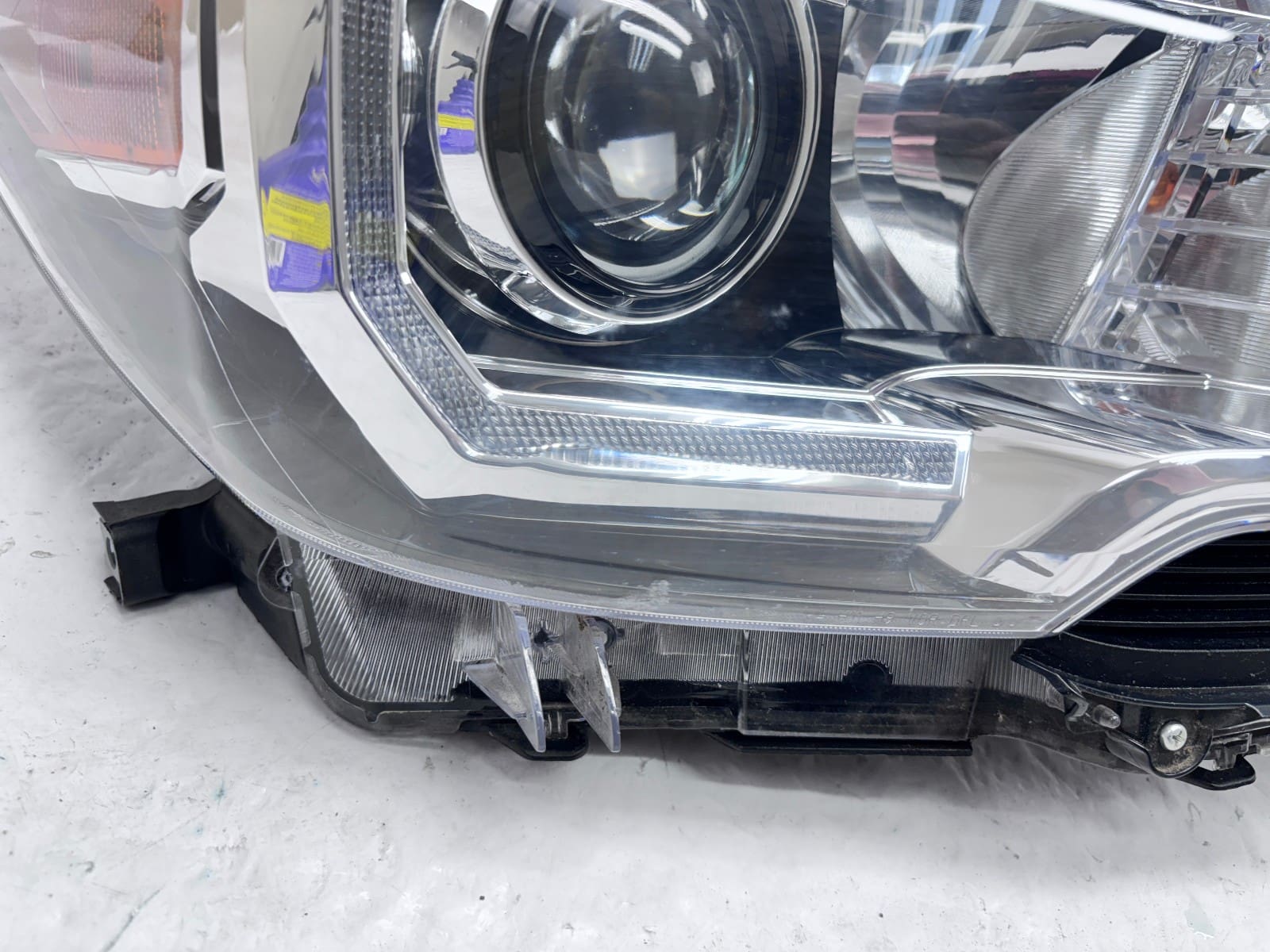 2016-2023 Toyota Tacoma Halogen LED Right OEM Headlight - Image 7