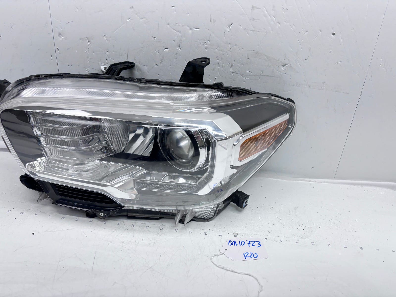 2016-22 Toyota Tacoma Halogen LED Front Left OEM Headlight A 81150-04270 - Image 3