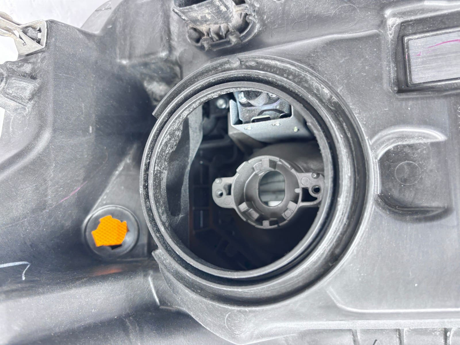 2009-2014 Ford F150 Xenon HID Front Right OEM Headlight - Image 17