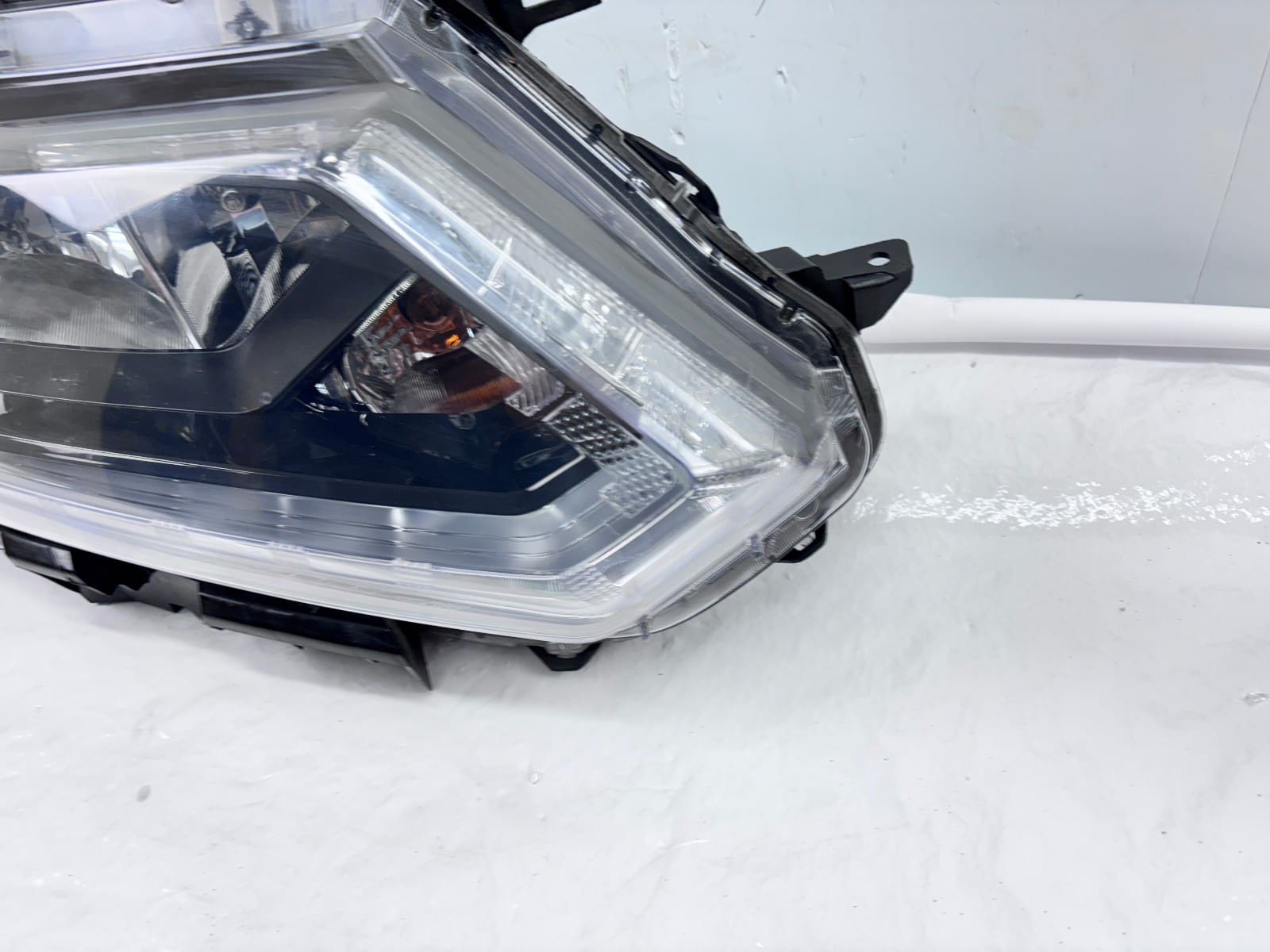 2014-16 Nissan Rogue Right Front Headlight Halogen CAPA-Certified Used - Image 3