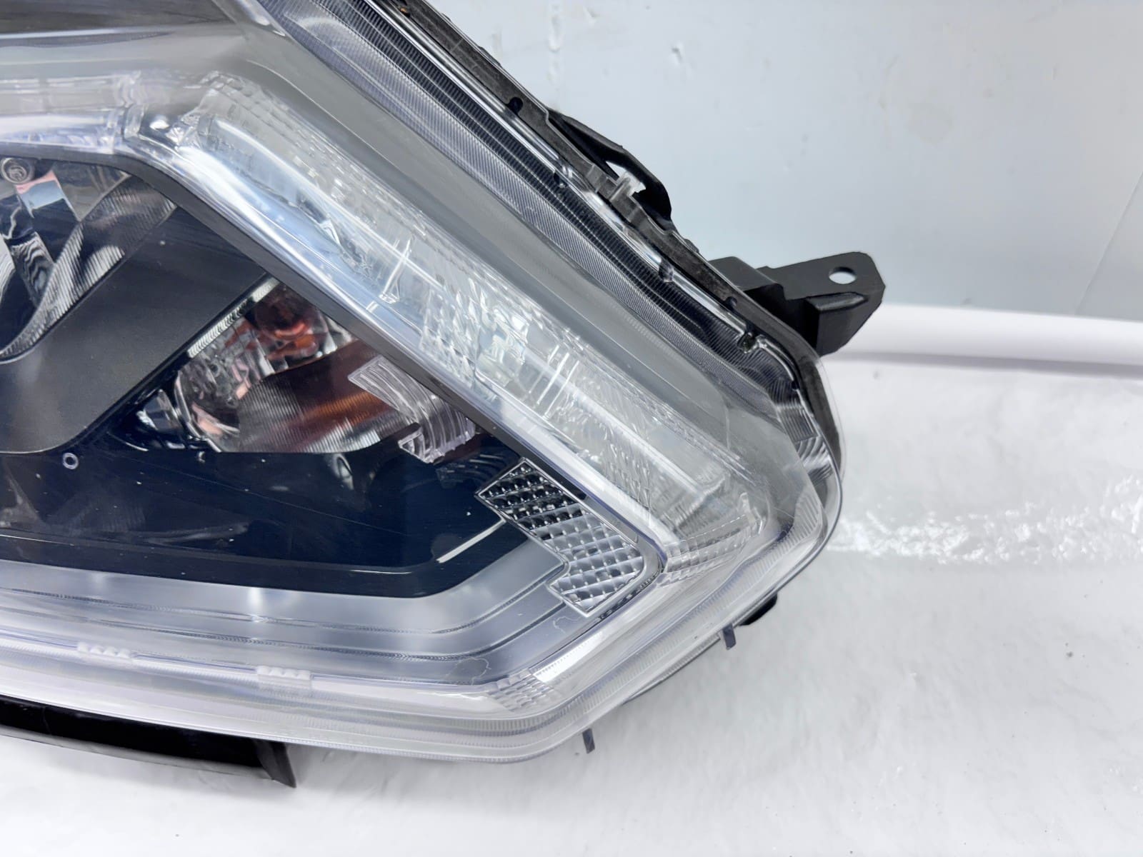 2014-16 Nissan Rogue Right Front Headlight Halogen CAPA-Certified Used - Image 6