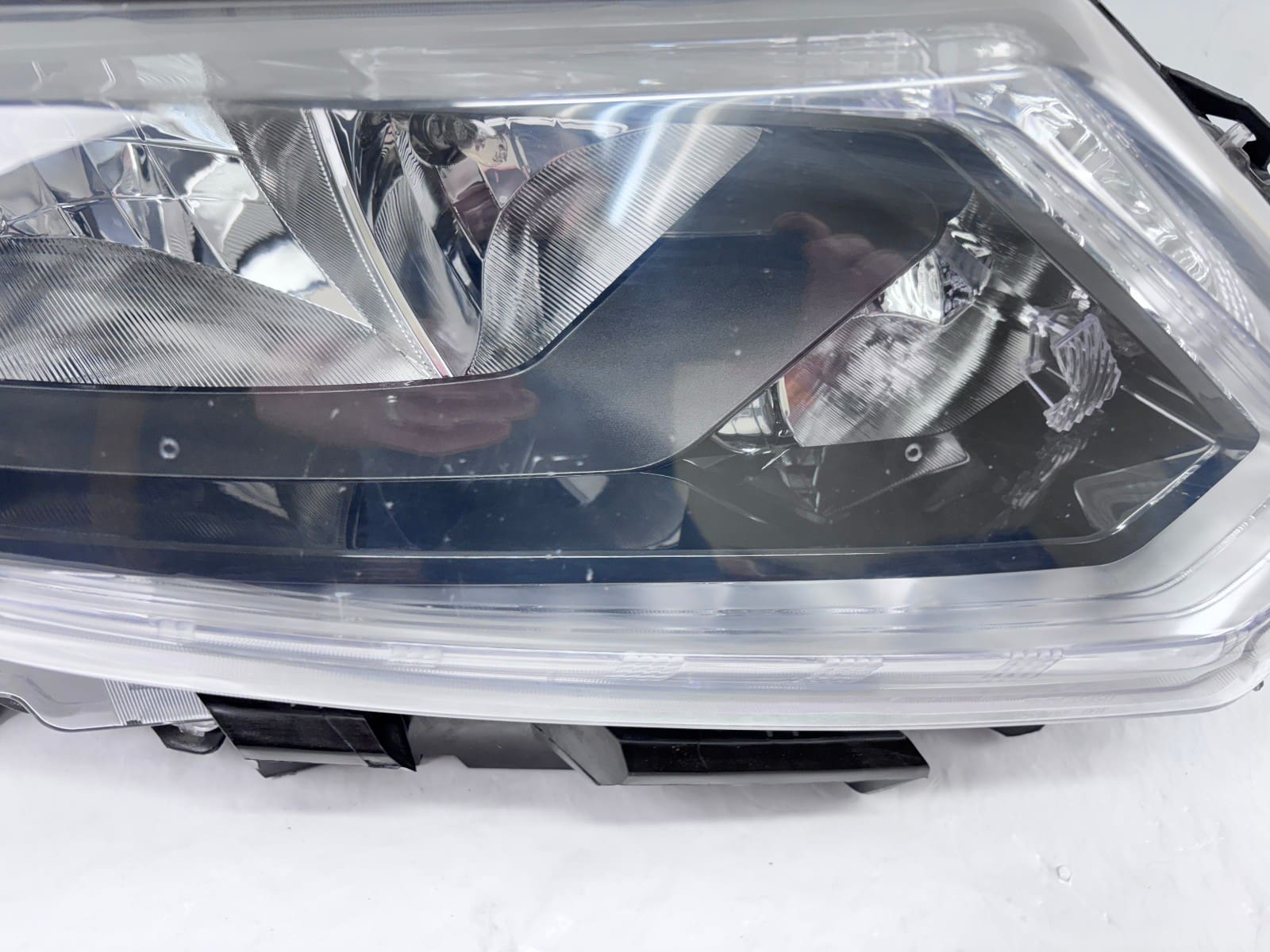 2014-16 Nissan Rogue Right Front Headlight Halogen CAPA-Certified Used - Image 7