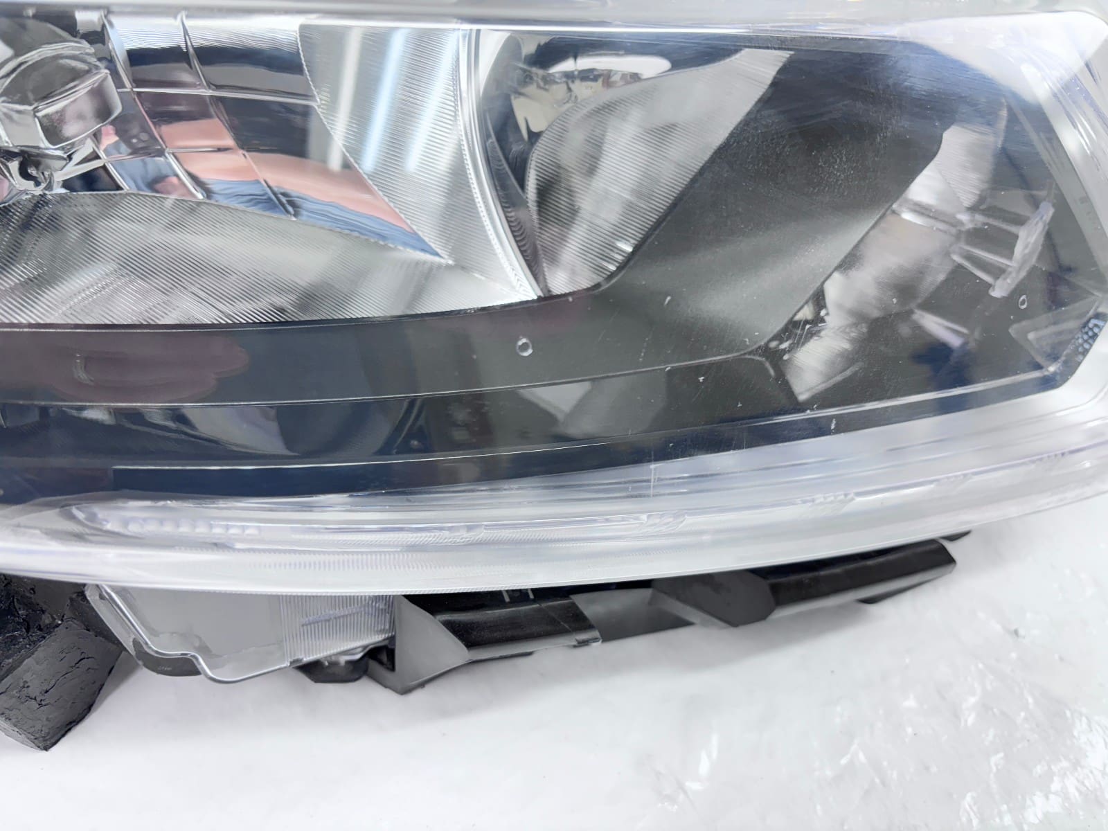 2014-16 Nissan Rogue Right Front Headlight Halogen CAPA-Certified Used - Image 12
