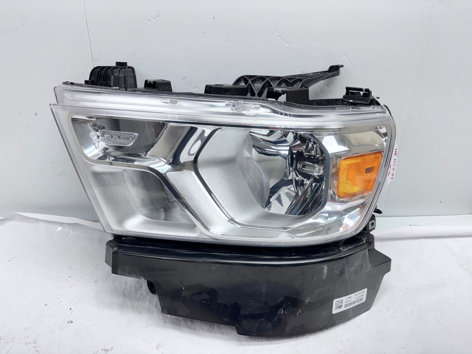 2019-2024 Dodge Ram 1500 Halogen Front Left OEM Headlight