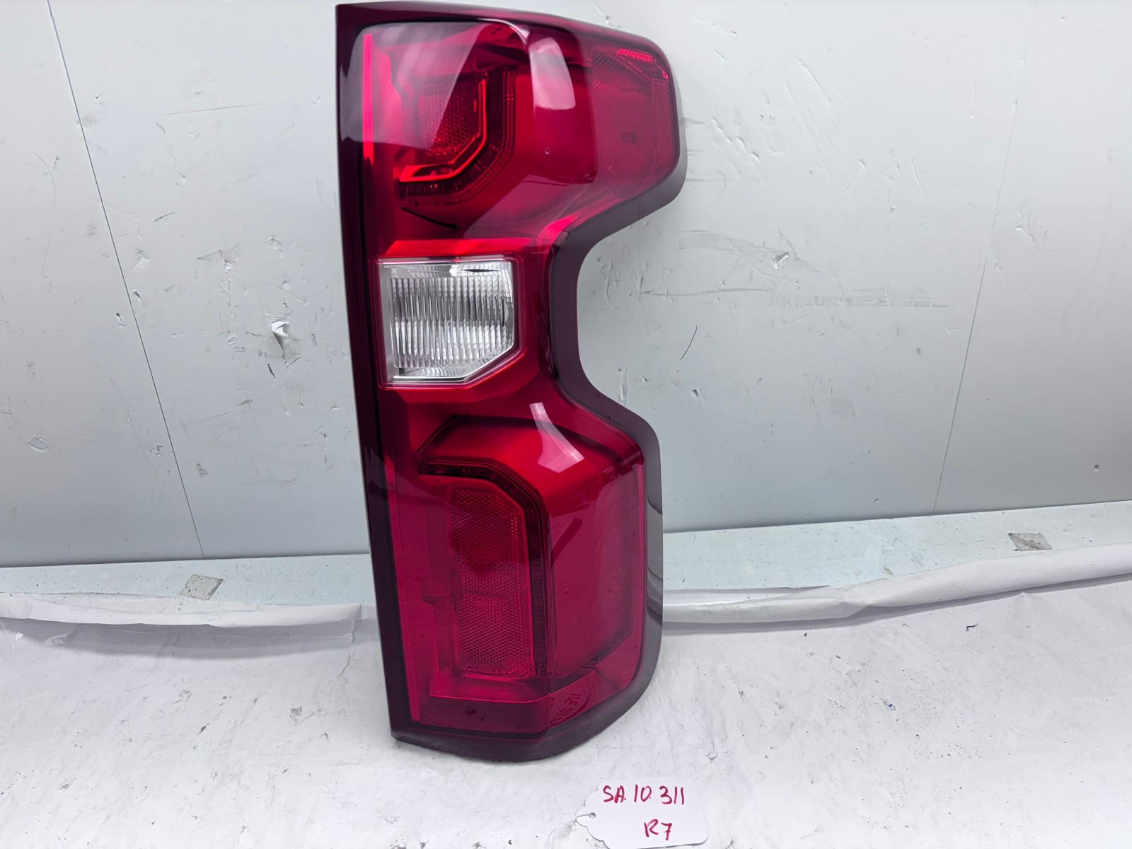 2019-2023 Chevy Silverado LED Rear Right OEM Tail Light 85115894 - Image 2