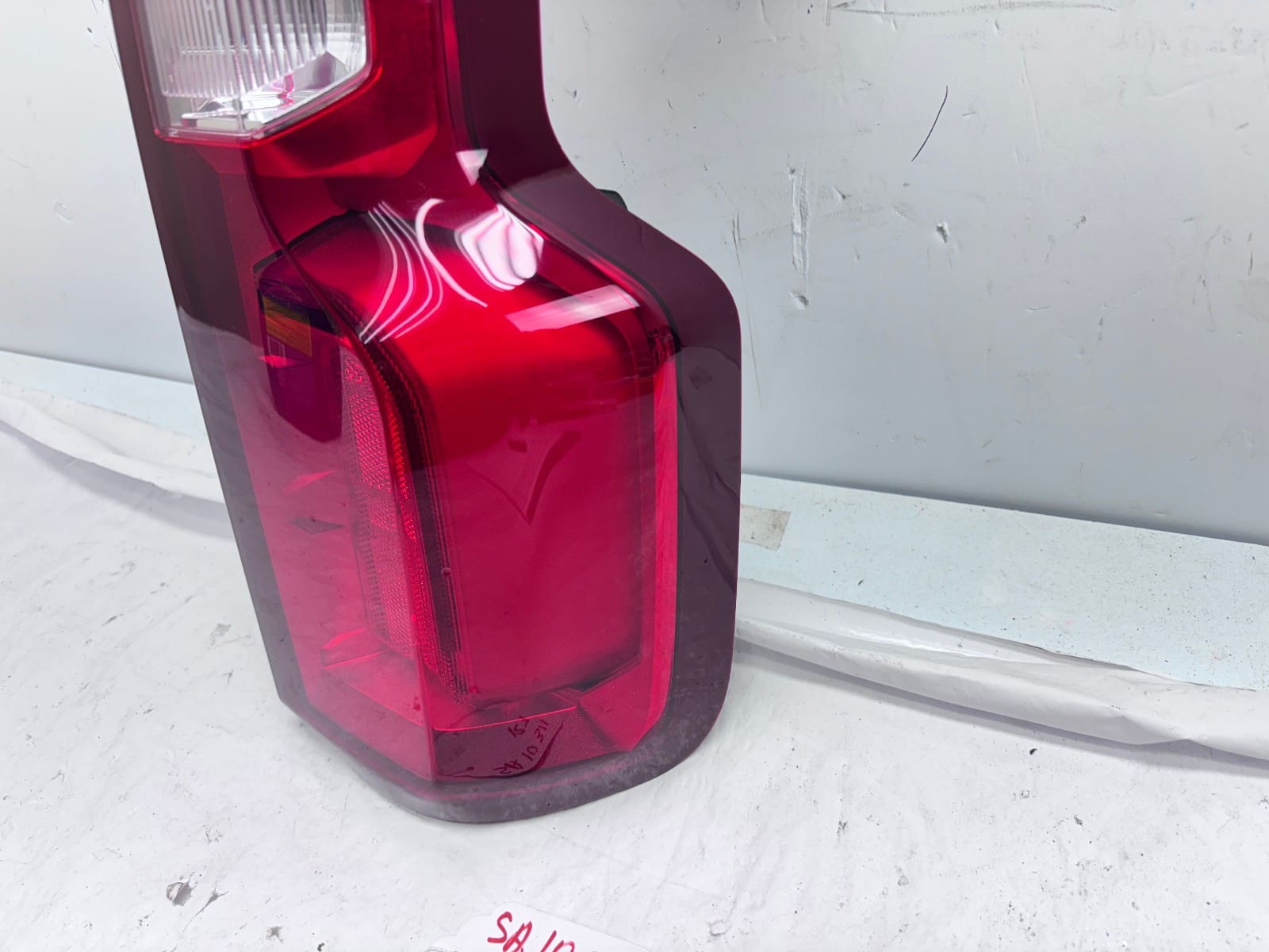2019-2023 Chevy Silverado LED Rear Right OEM Tail Light 85115894 - Image 4