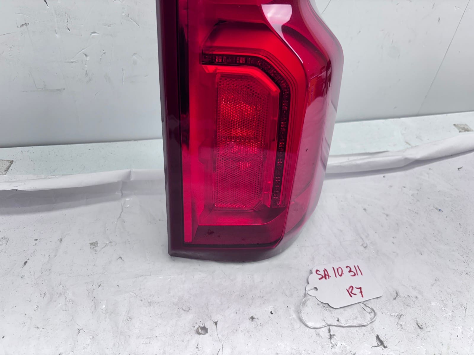 2019-2023 Chevy Silverado LED Rear Right OEM Tail Light 85115894 - Image 12