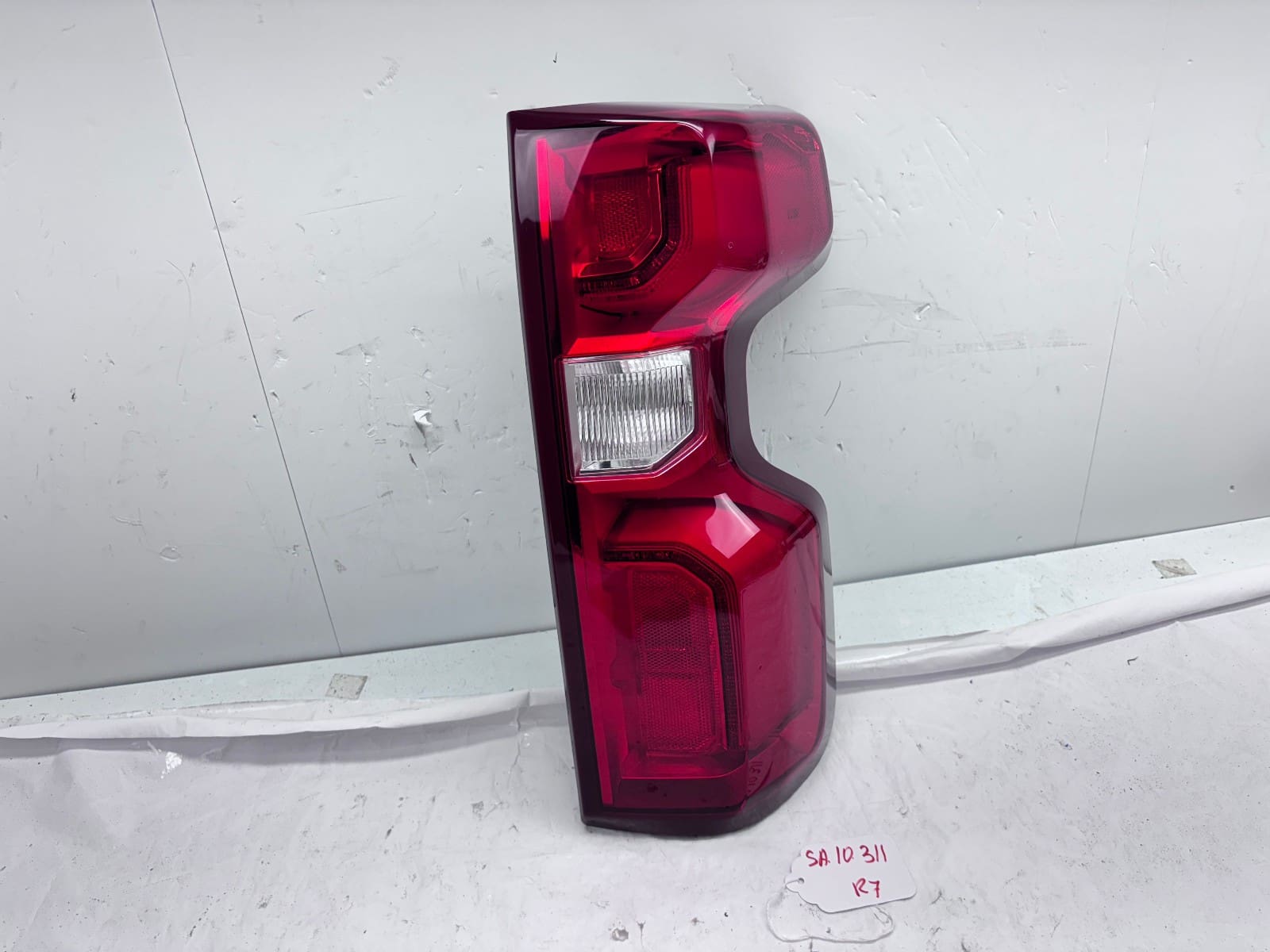 2019-2023 Chevy Silverado LED Rear Right OEM Tail Light 85115894 - Image 13