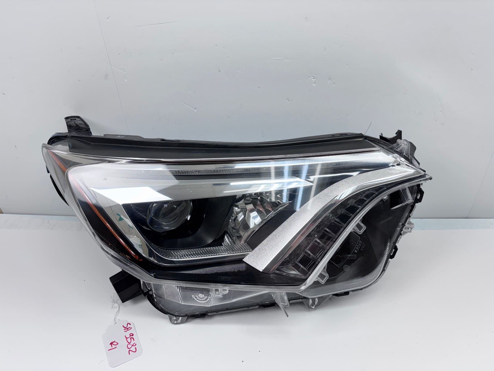 2016-18 Toyota RAV4 Full LED Front Right OEM Headlight