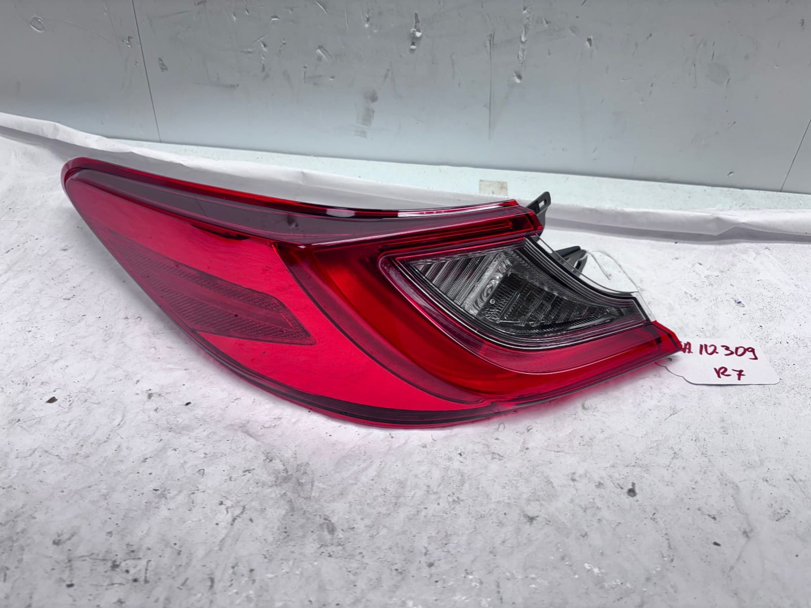 2025-2026 Toyota Camry LED Rear Left OEM Tail Light - Image 2