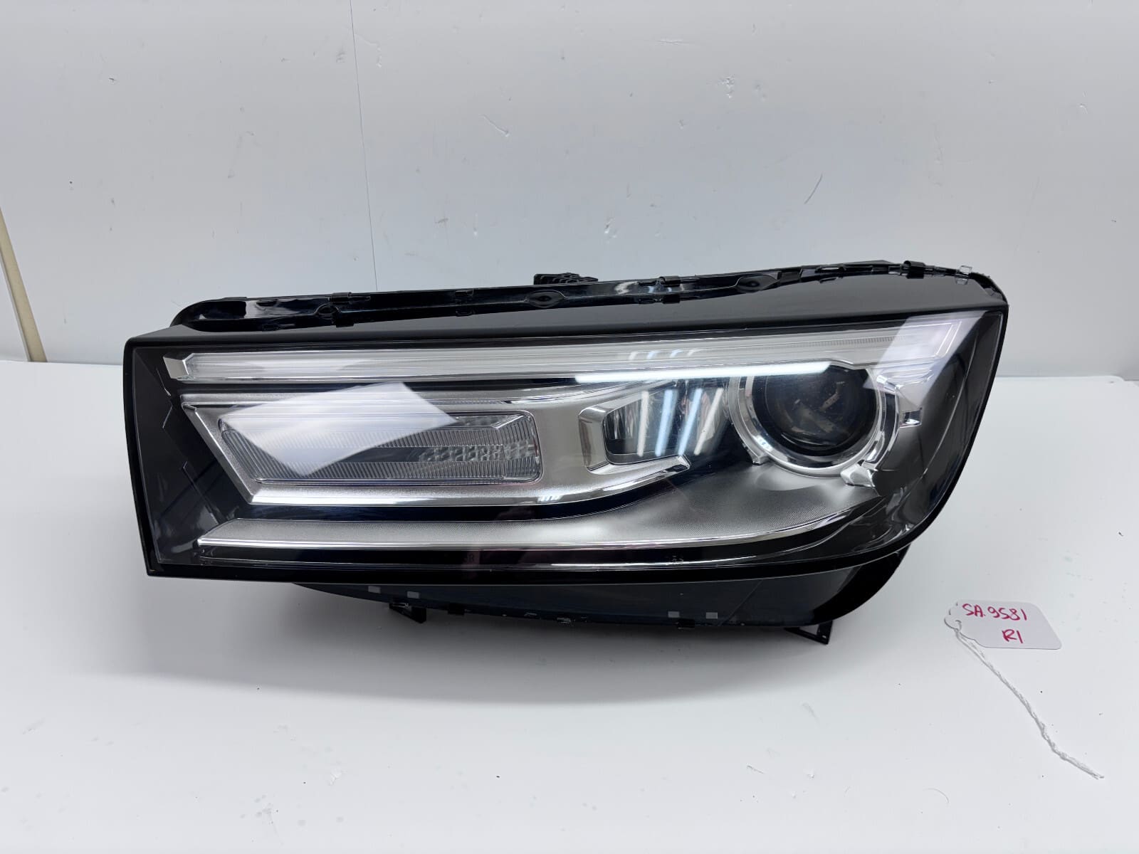 2018-20 Audi Q5; SQ5 Xenon HID Front Left OEM Headlight 80A941005B