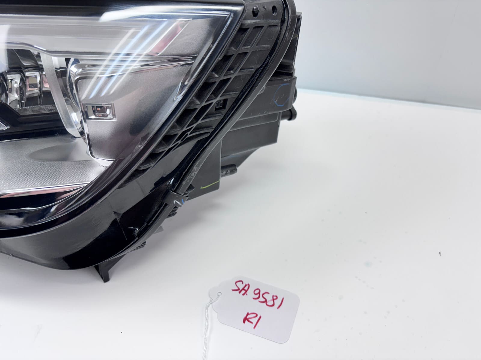 2018-20 Audi Q5; SQ5 Xenon HID Front Left OEM Headlight 80A941005B - Image 8