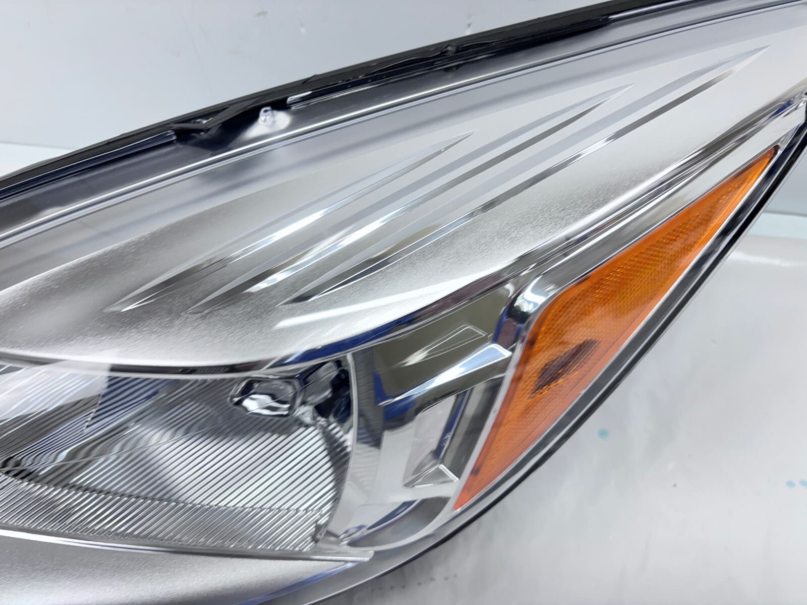 MINT 2013-16 Ford Escape Halogen Front Left OEM Headlight CJ5413W030AK - Image 10