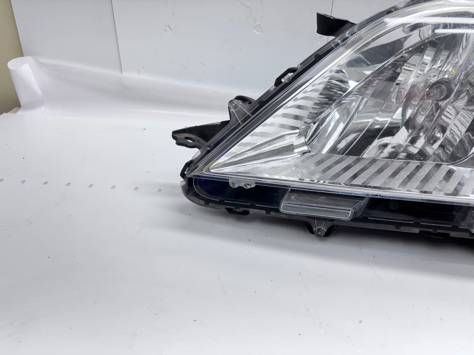 Toyota Sienna 2011-20 Halogen Front Left OEM Headlight 81150-08030 - Image 2