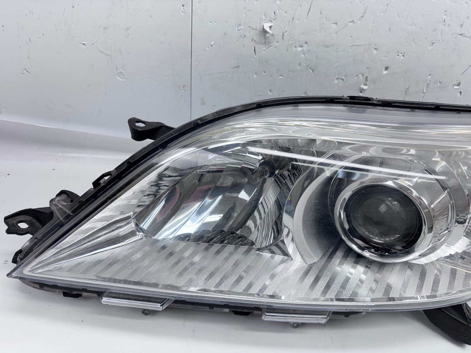 Toyota Sienna 2011-20 Halogen Front Left OEM Headlight 81150-08030 - Image 4