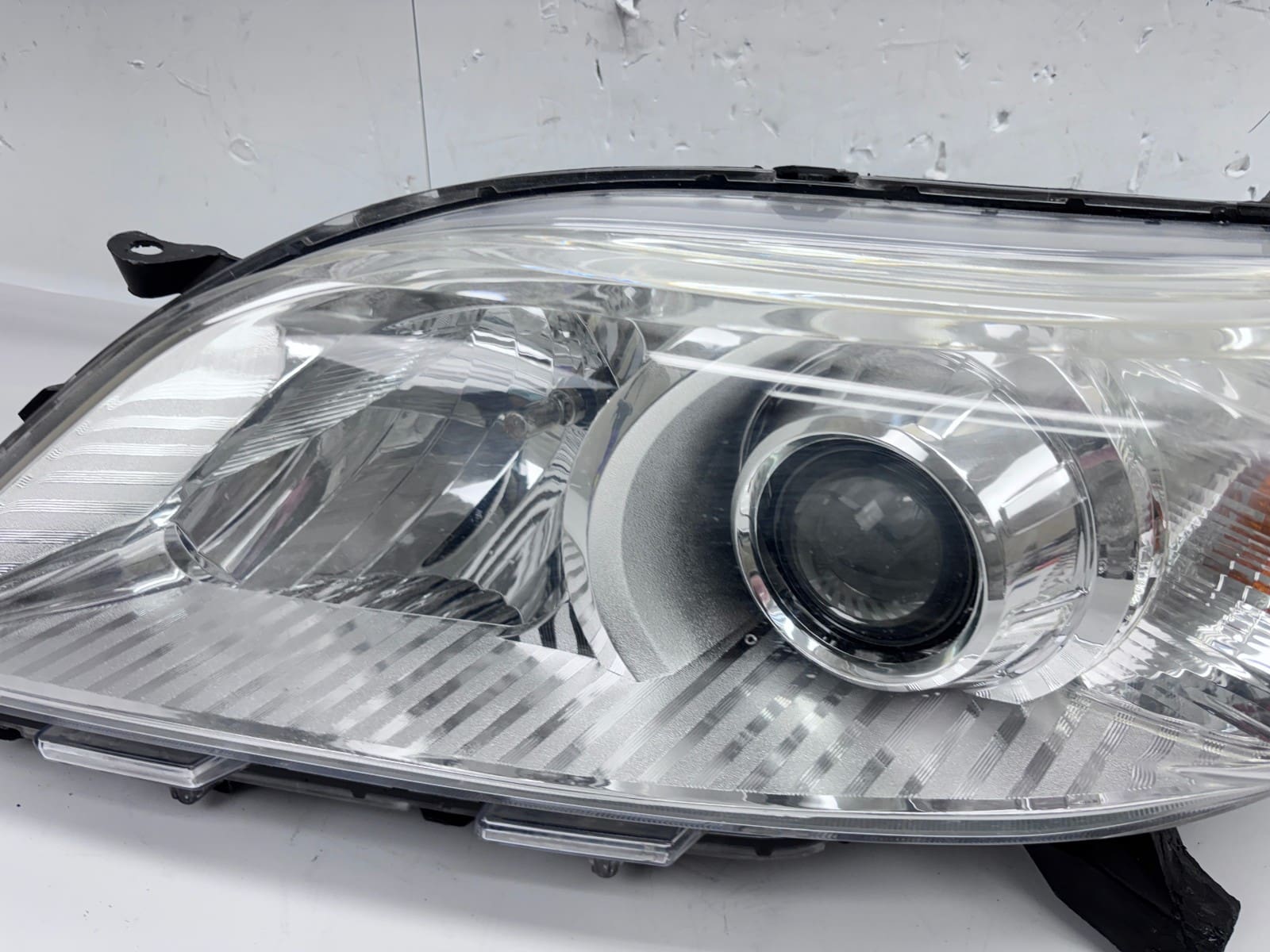 Toyota Sienna 2011-20 Halogen Front Left OEM Headlight 81150-08030 - Image 5