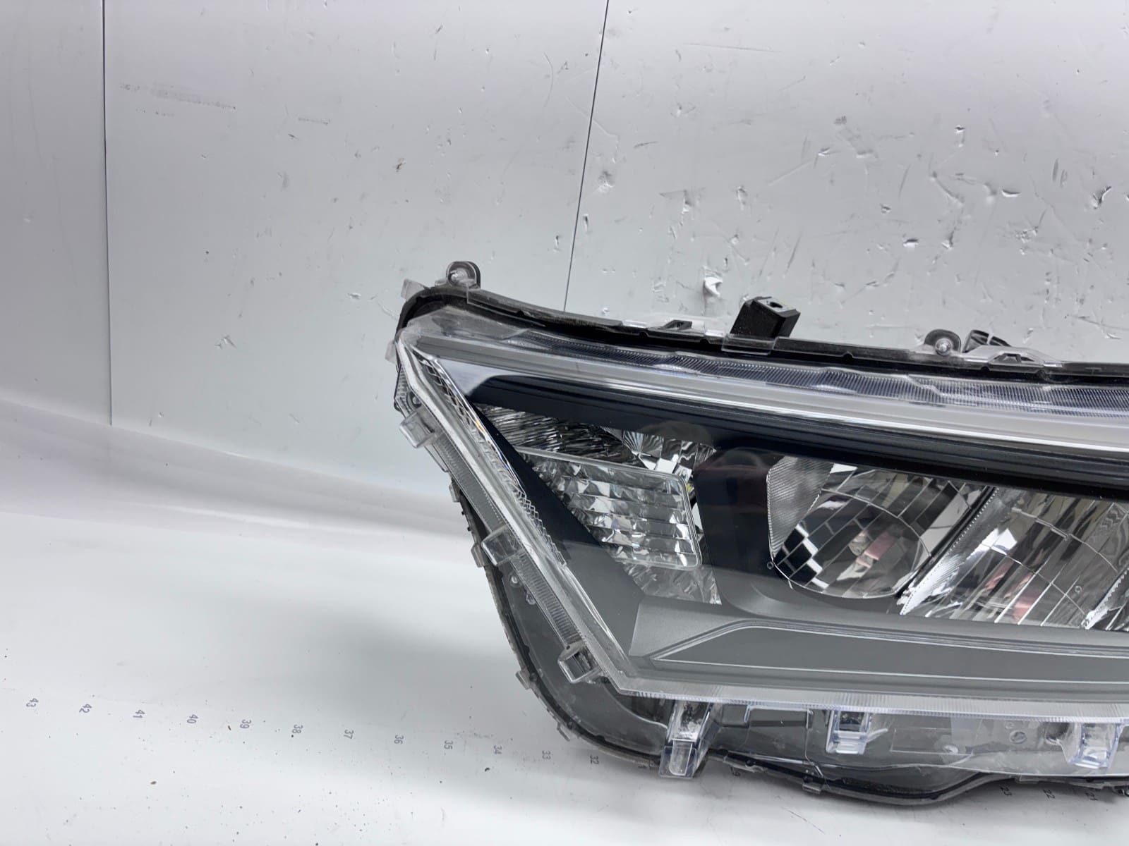 Toyota RAV4 2019-21 Black LED Front Left OEM Headlight 81110-0R152 - Image 3