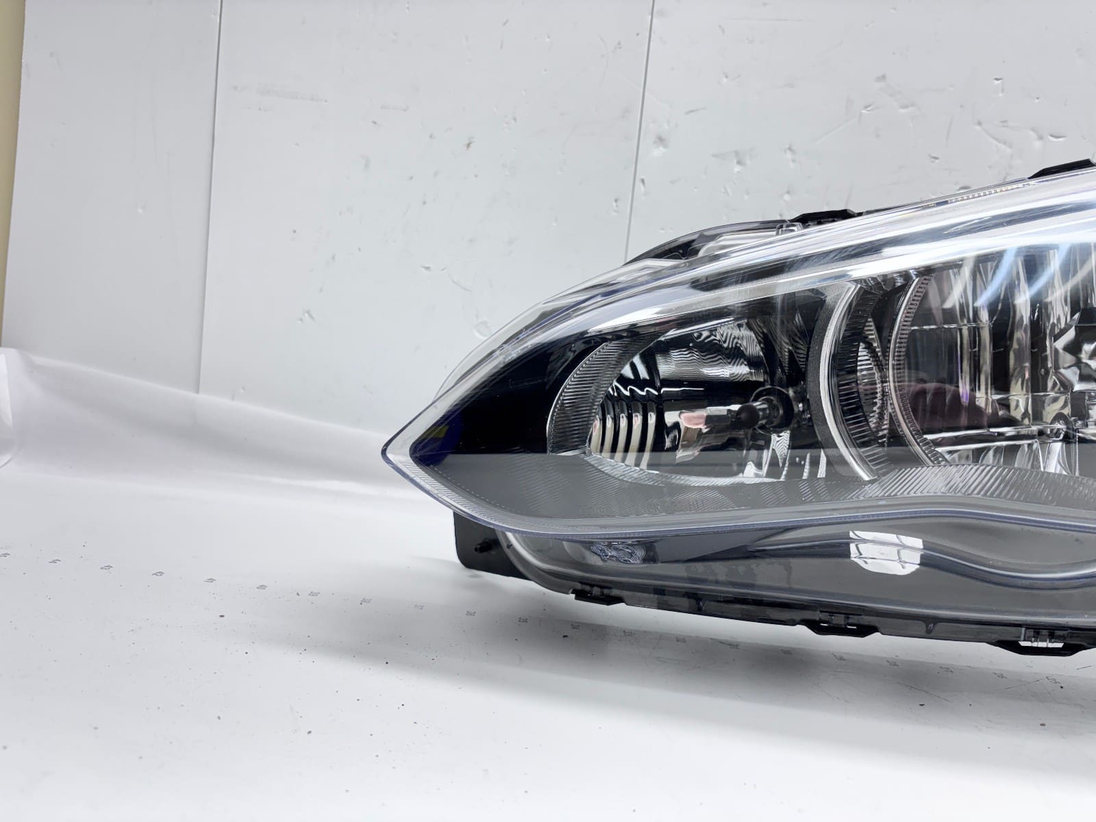 Subaru Crosstrek Impreza 2017-23 Halogen Front Left OEM Headlight - Image 2