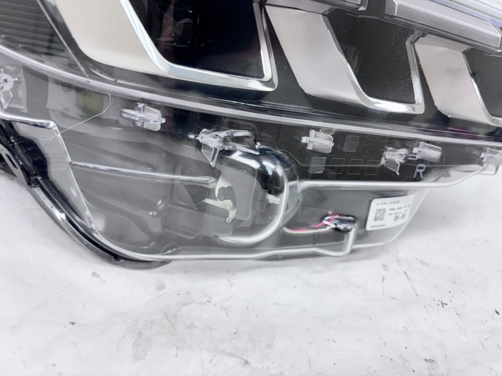 2024-2025 Ford Mustang LED Front Right OEM Headlight PR3B13005HB - Image 9
