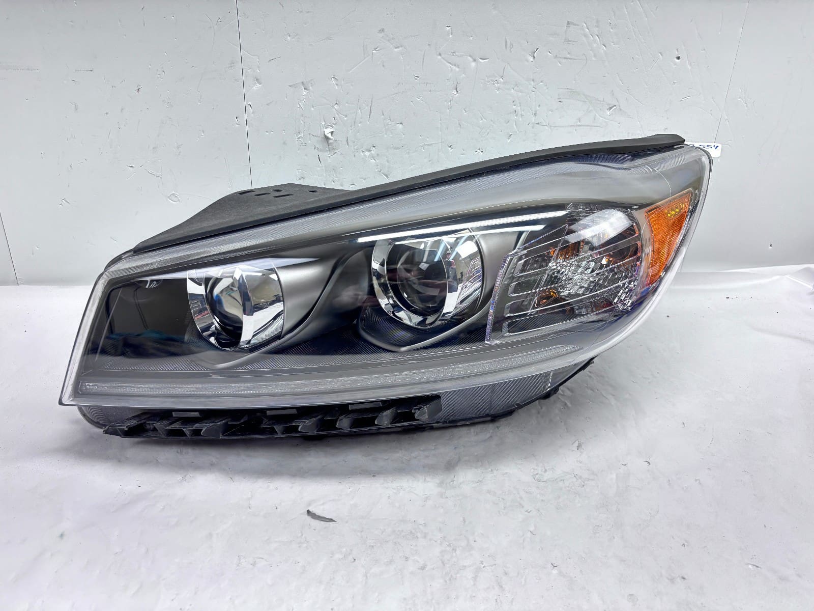 2019-20 Kia Sorento Halogen LED Front Left OEM Headlight 92101-C6510 - Image 2
