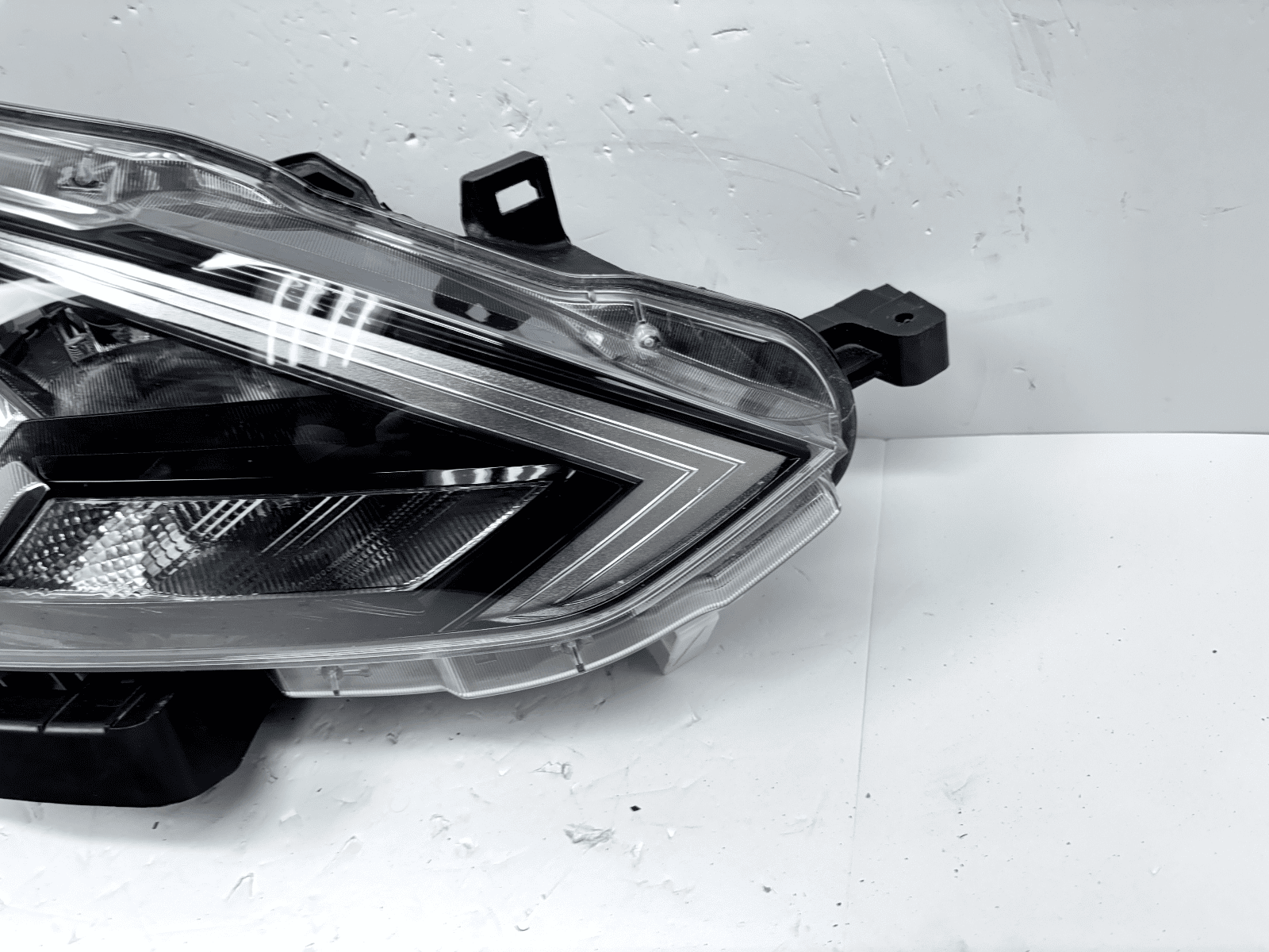 2016-19 Nissan Sentra Halogen Front Right OEM Headlight Black Housing - Image 2