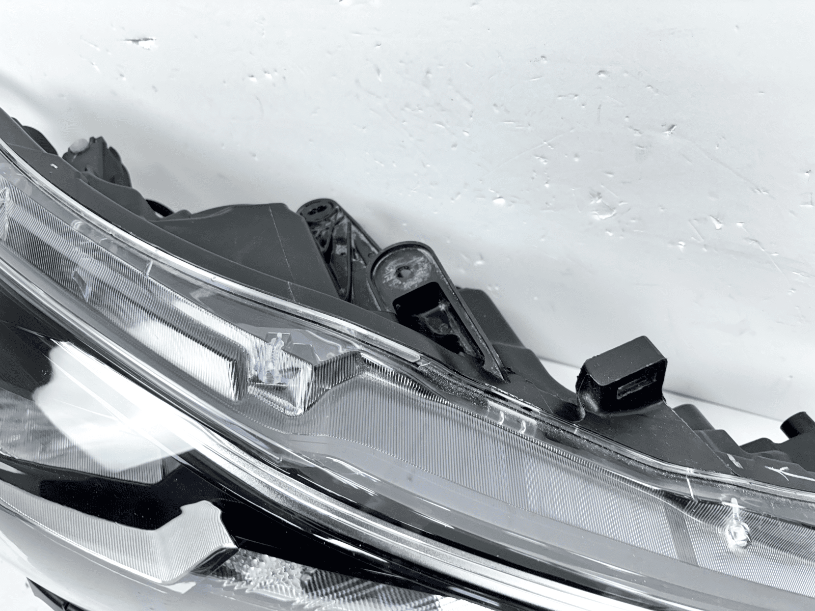 2016-19 Nissan Sentra Halogen Front Right OEM Headlight Black Housing - Image 5