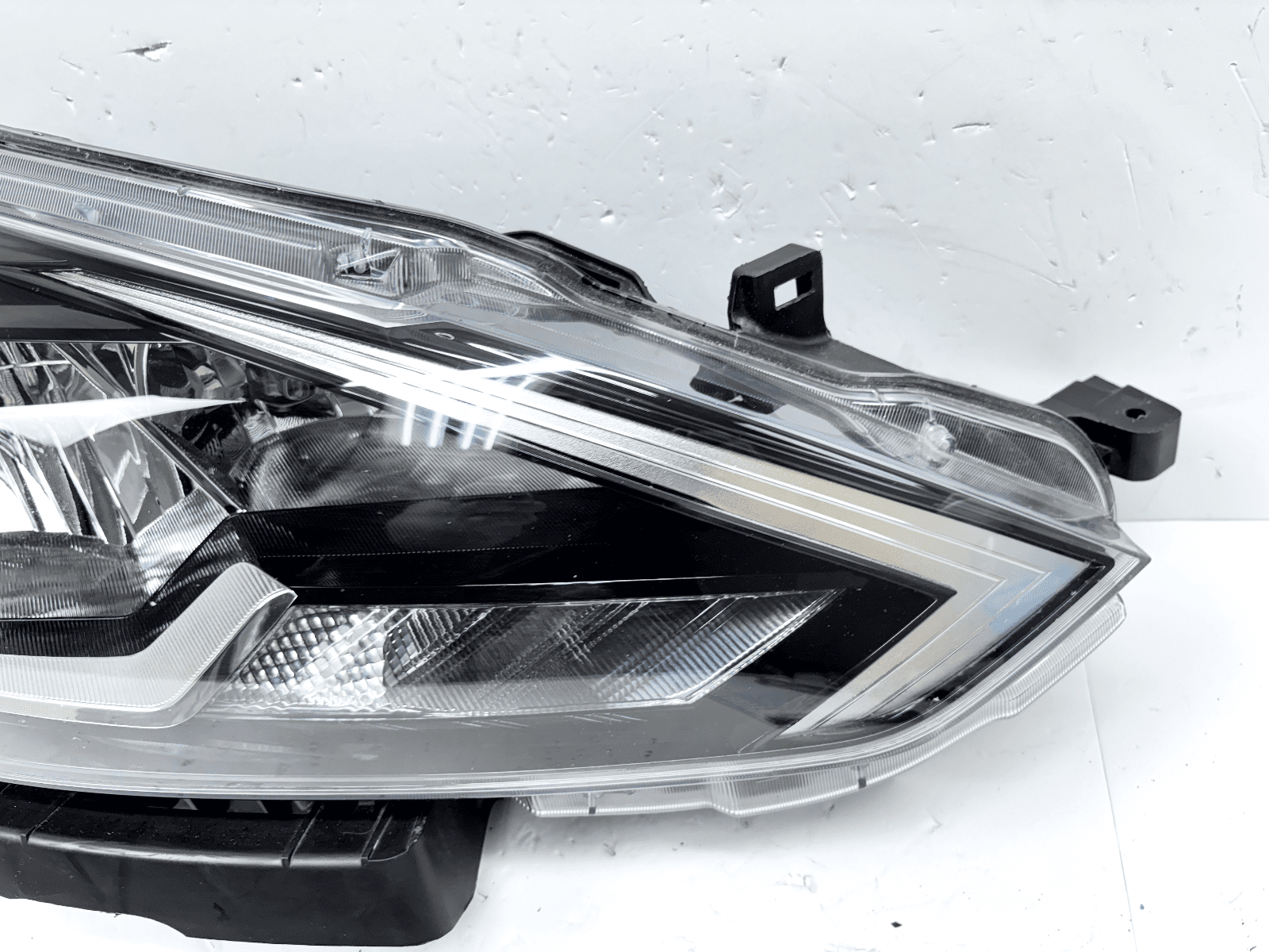 2016-19 Nissan Sentra Halogen Front Right OEM Headlight Black Housing - Image 6