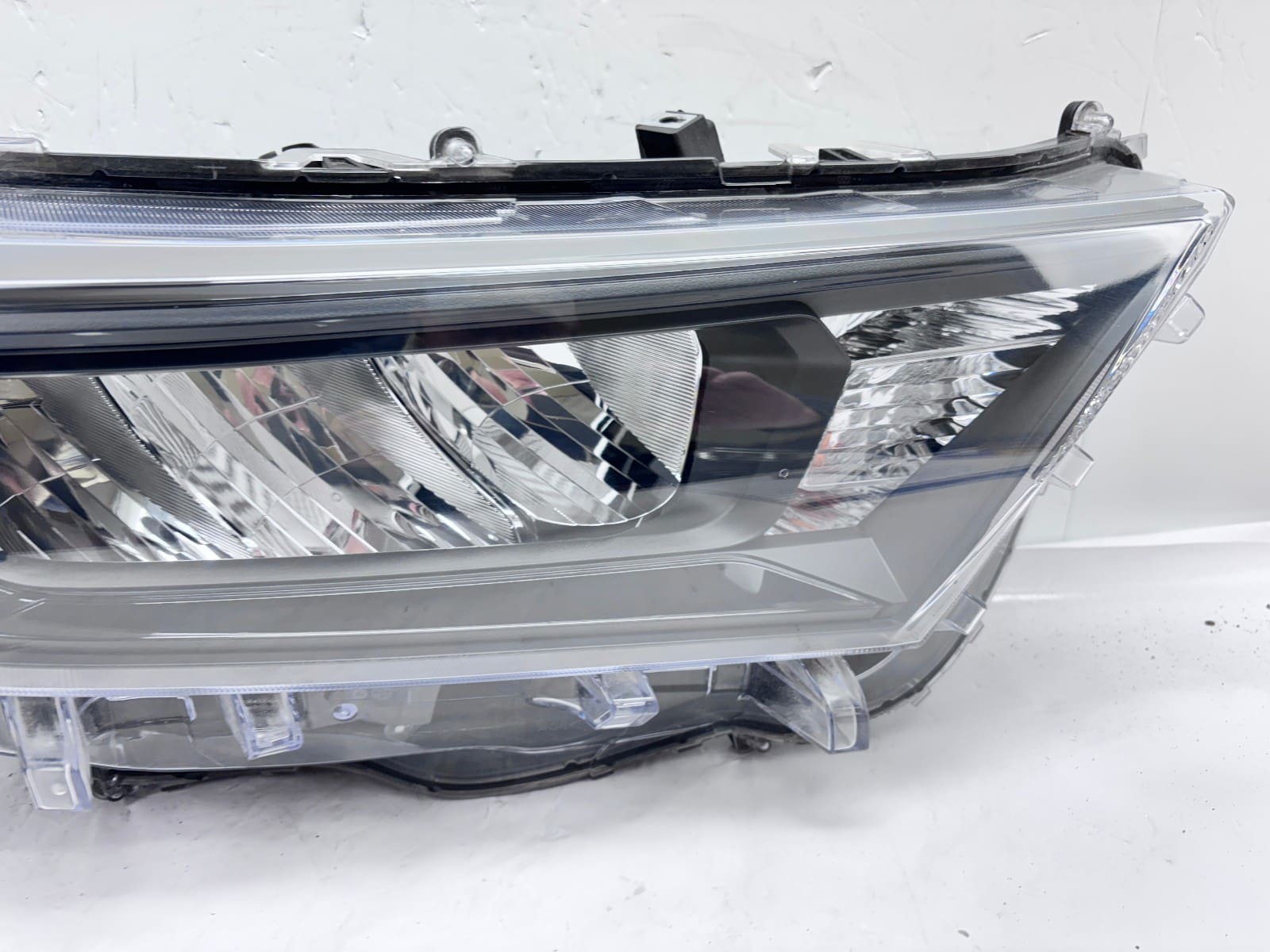 Toyota RAV4 2019-21 LED Right Passenger Side OEM Headlight 81110-0R142 - Image 4