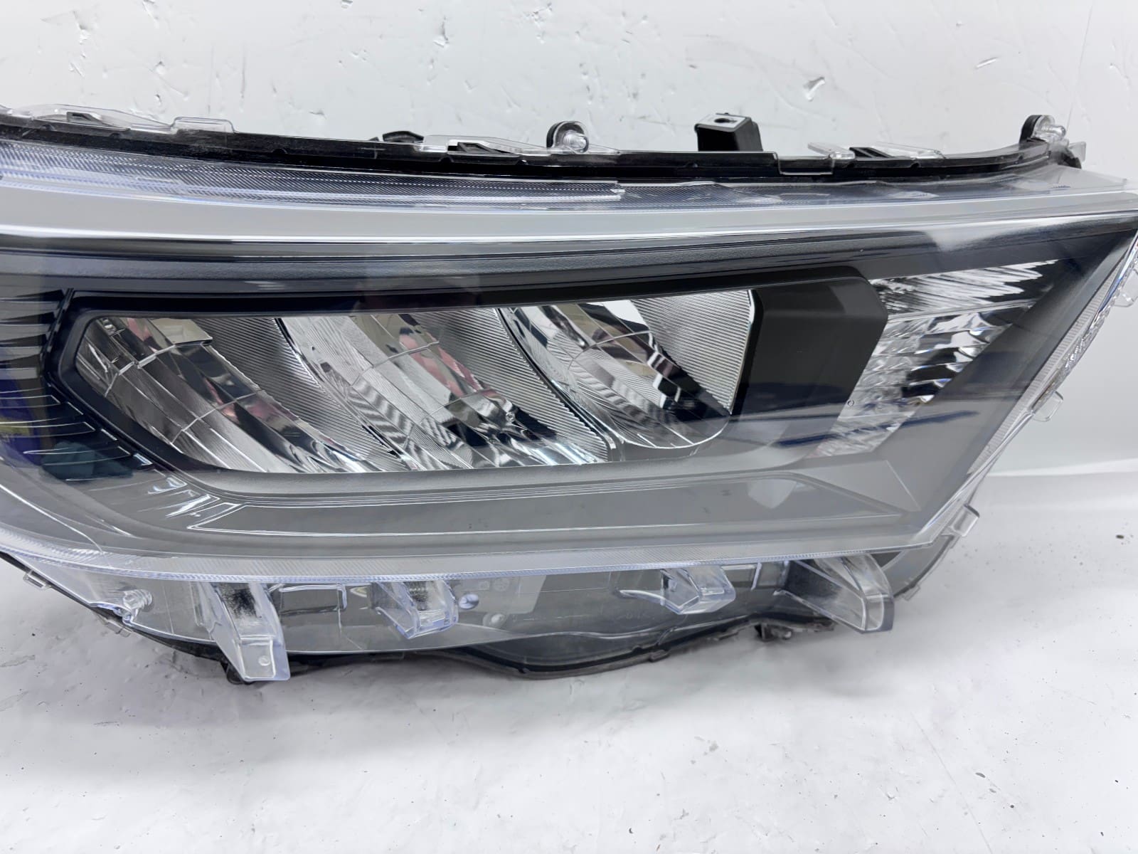 Toyota RAV4 2019-21 LED Right Passenger Side OEM Headlight 81110-0R142 - Image 5