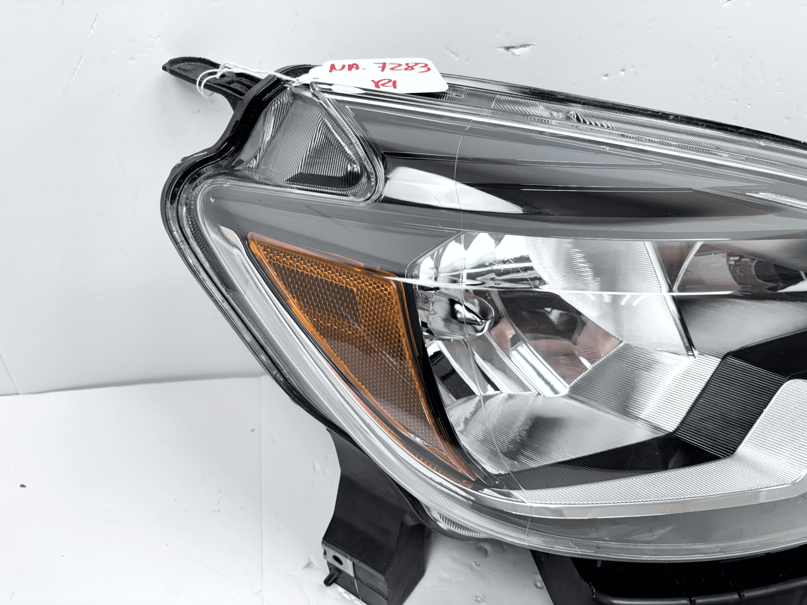 2016-19 Nissan Sentra Halogen Front Right OEM Headlight Black Housing - Image 9