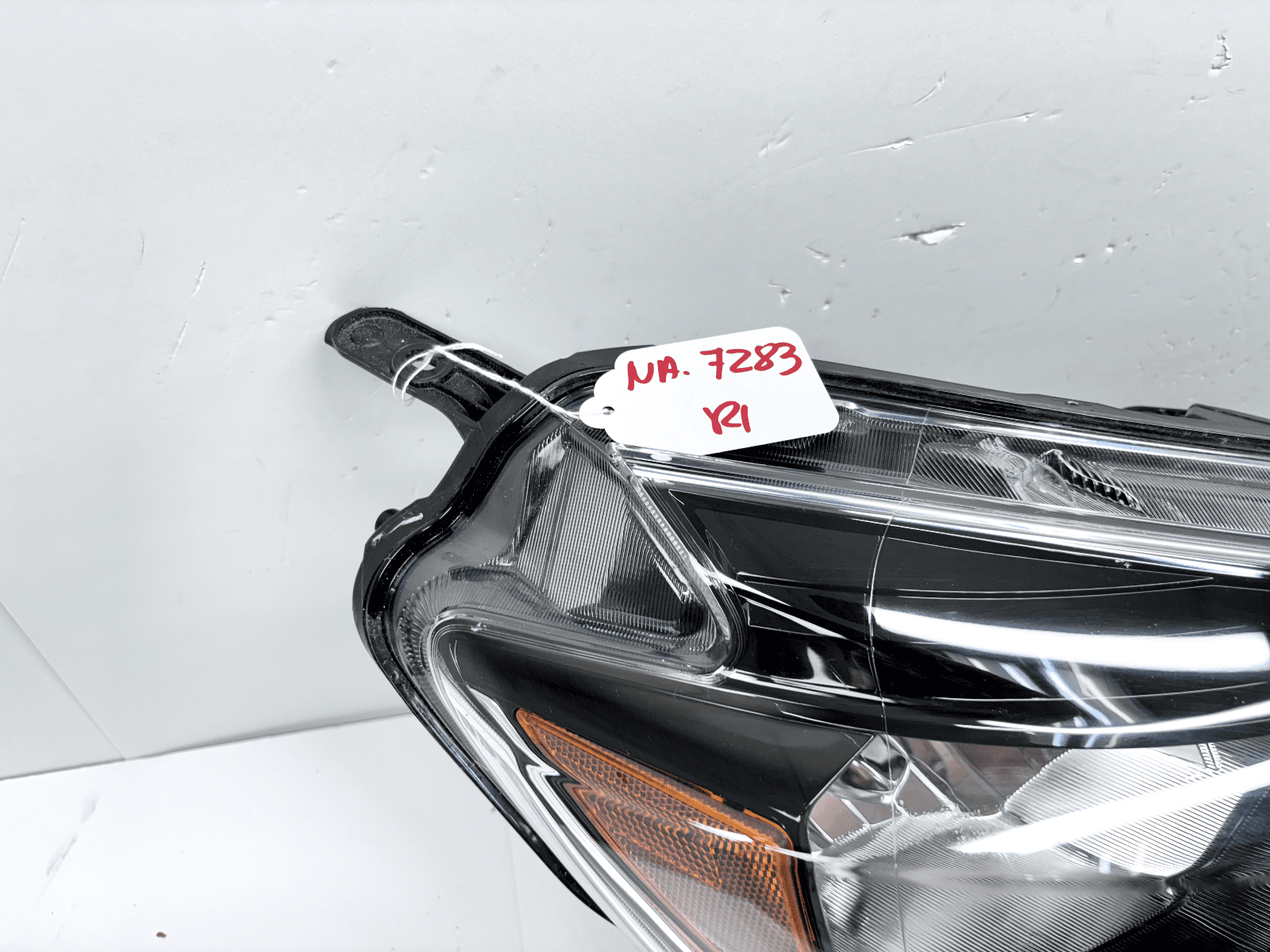 2016-19 Nissan Sentra Halogen Front Right OEM Headlight Black Housing - Image 10