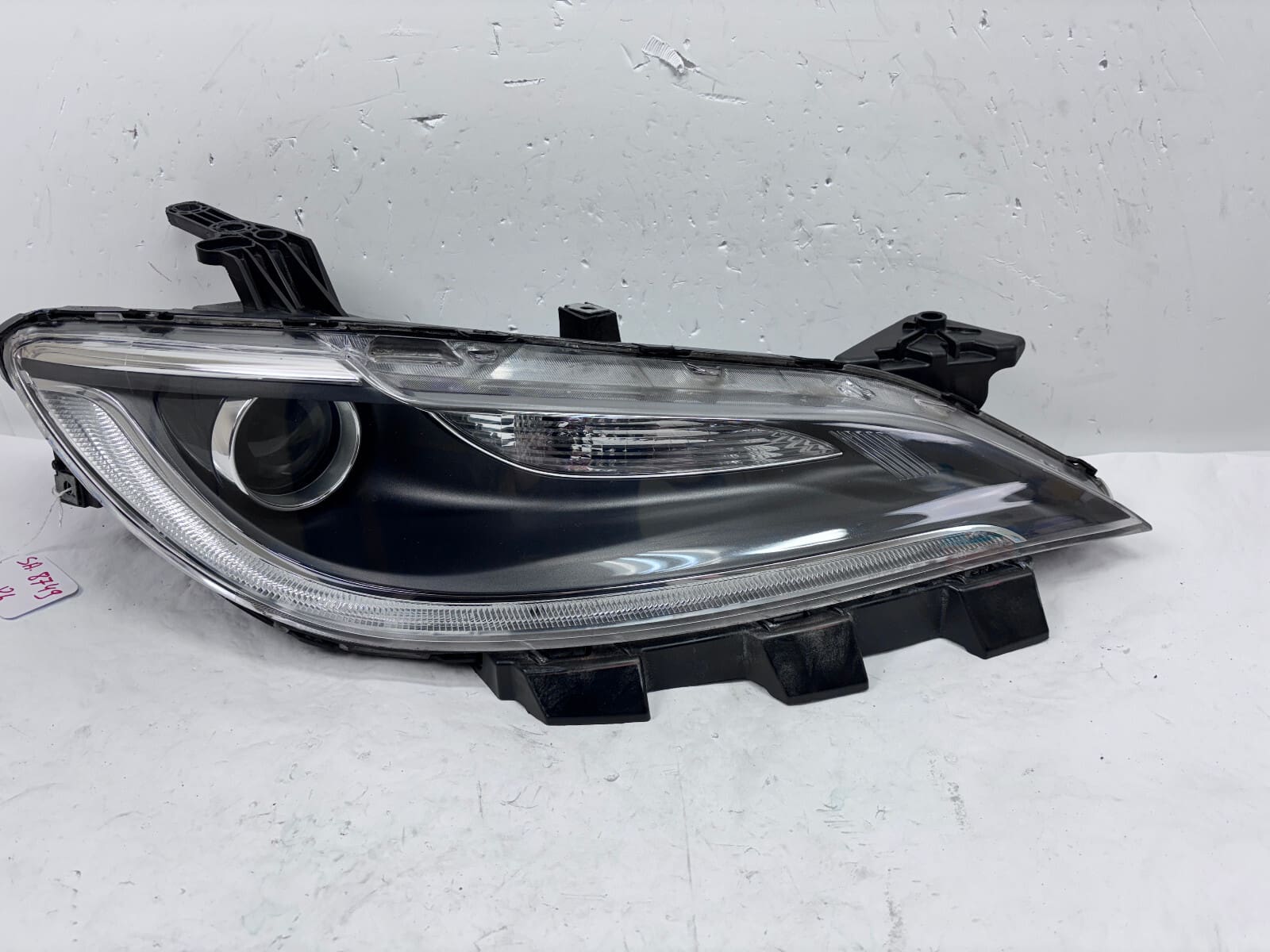 NICE 2015-17 Chrysler 200 Halogen Front Right OEM Headlight 68284783AA