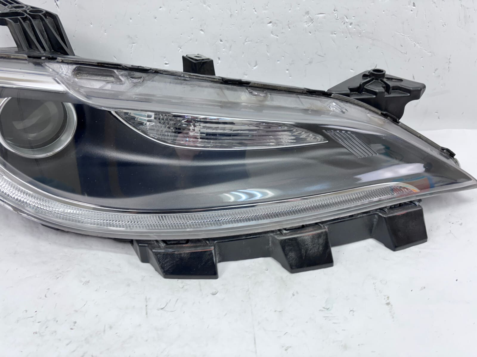 NICE 2015-17 Chrysler 200 Halogen Front Right OEM Headlight 68284783AA - Image 4