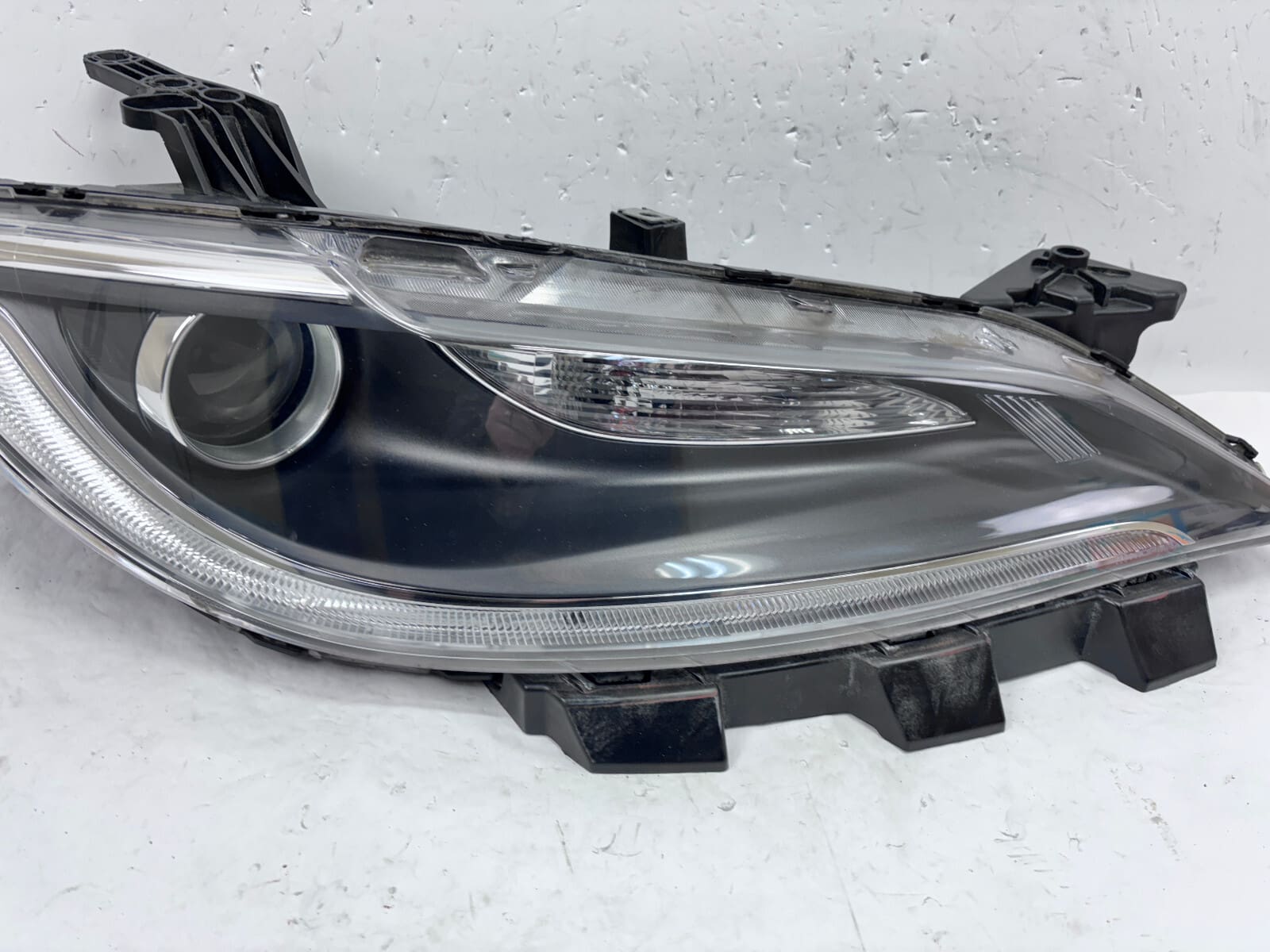 NICE 2015-17 Chrysler 200 Halogen Front Right OEM Headlight 68284783AA - Image 5