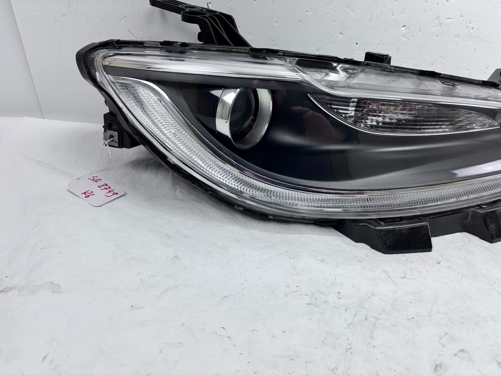 NICE 2015-17 Chrysler 200 Halogen Front Right OEM Headlight 68284783AA - Image 6