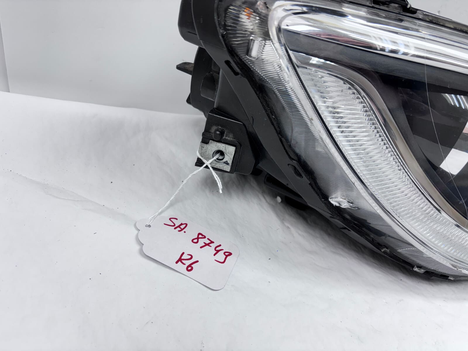 NICE 2015-17 Chrysler 200 Halogen Front Right OEM Headlight 68284783AA - Image 9