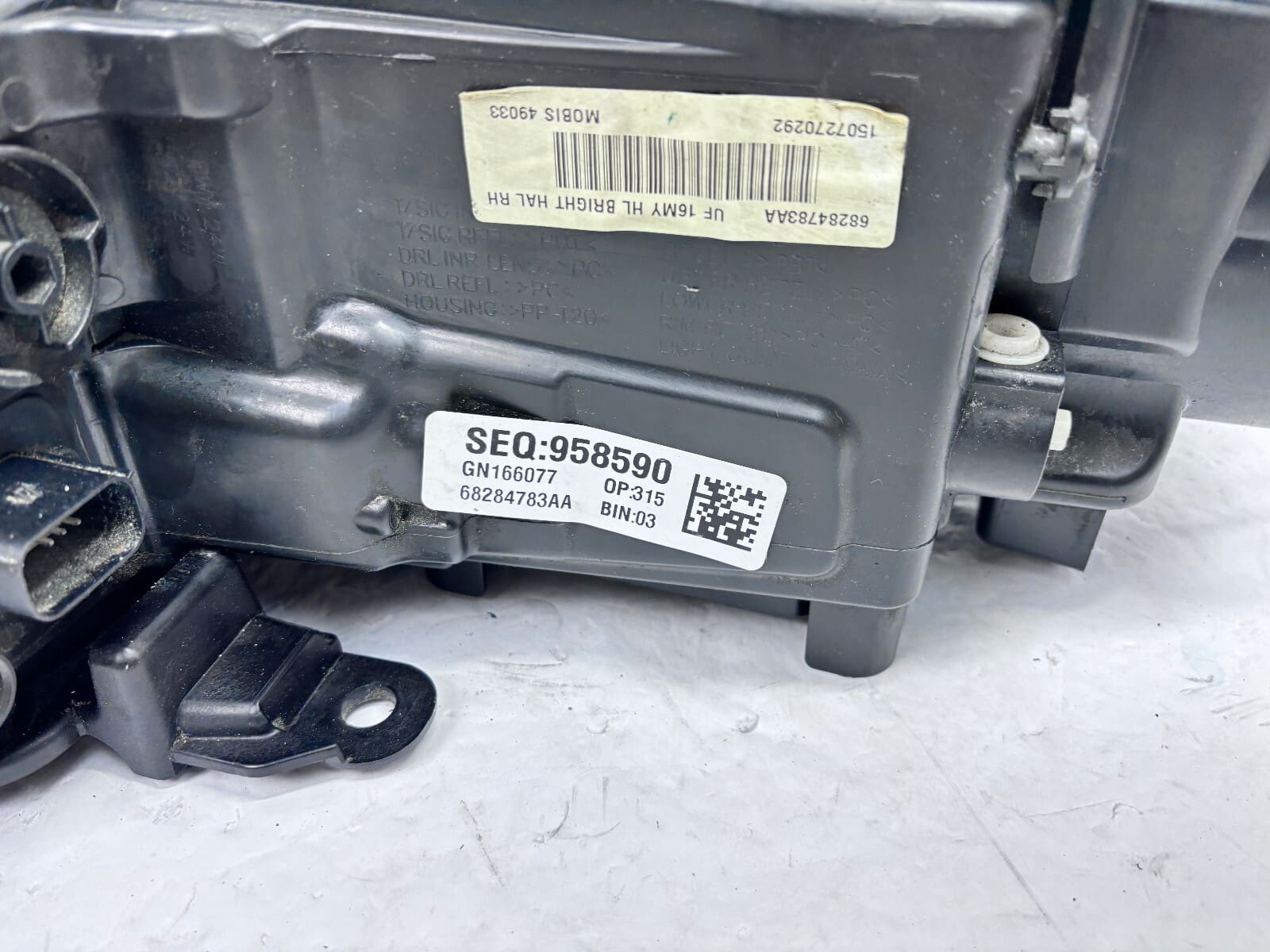 NICE 2015-17 Chrysler 200 Halogen Front Right OEM Headlight 68284783AA - Image 17