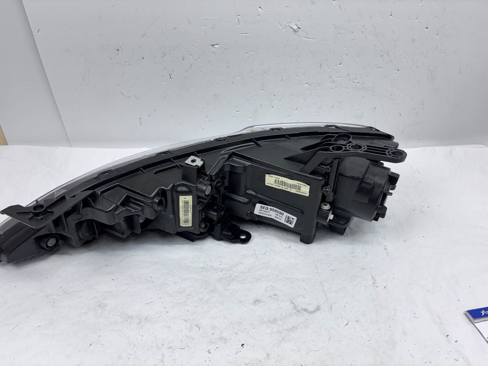 NICE 2015-17 Chrysler 200 Halogen Front Right OEM Headlight 68284783AA - Image 18