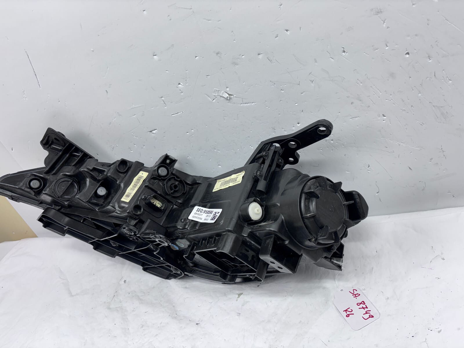 NICE 2015-17 Chrysler 200 Halogen Front Right OEM Headlight 68284783AA - Image 20